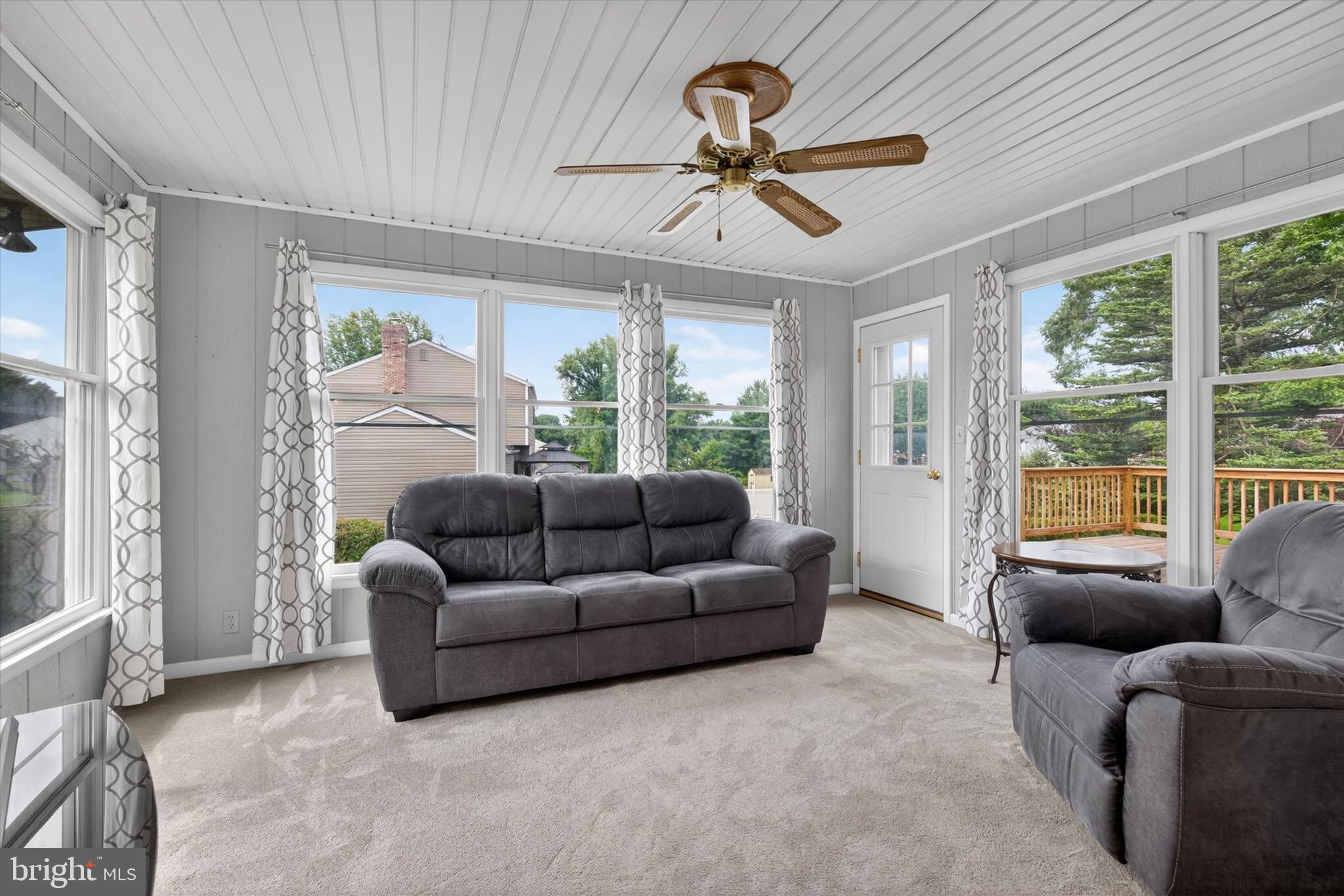 CENTER SQUARE MANOR - Residential