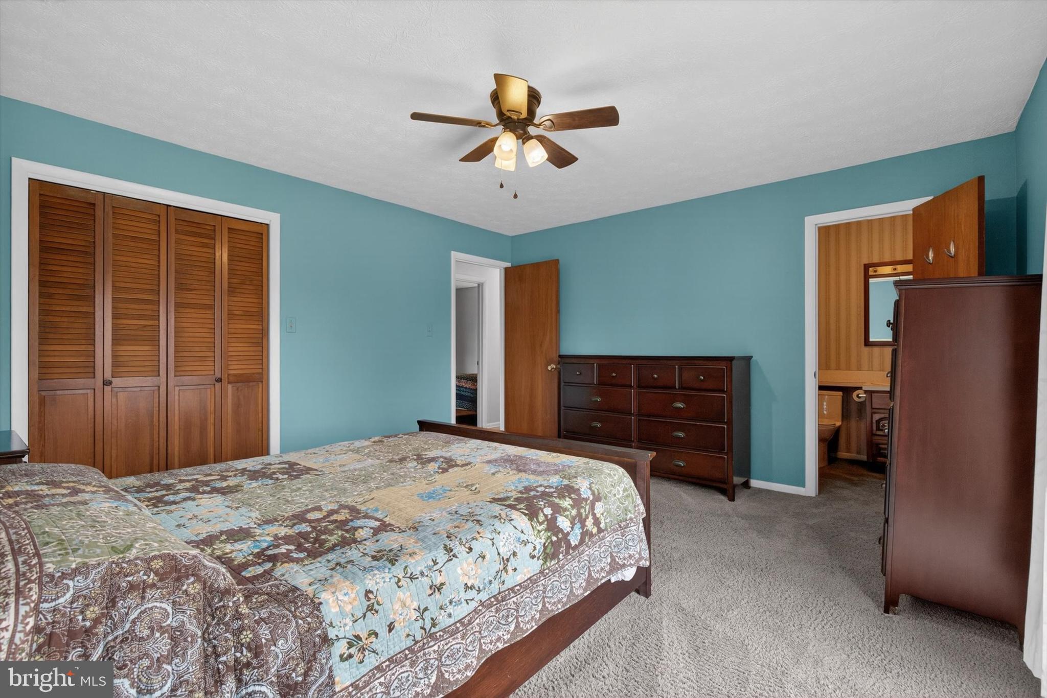 CENTER SQUARE MANOR - Residential