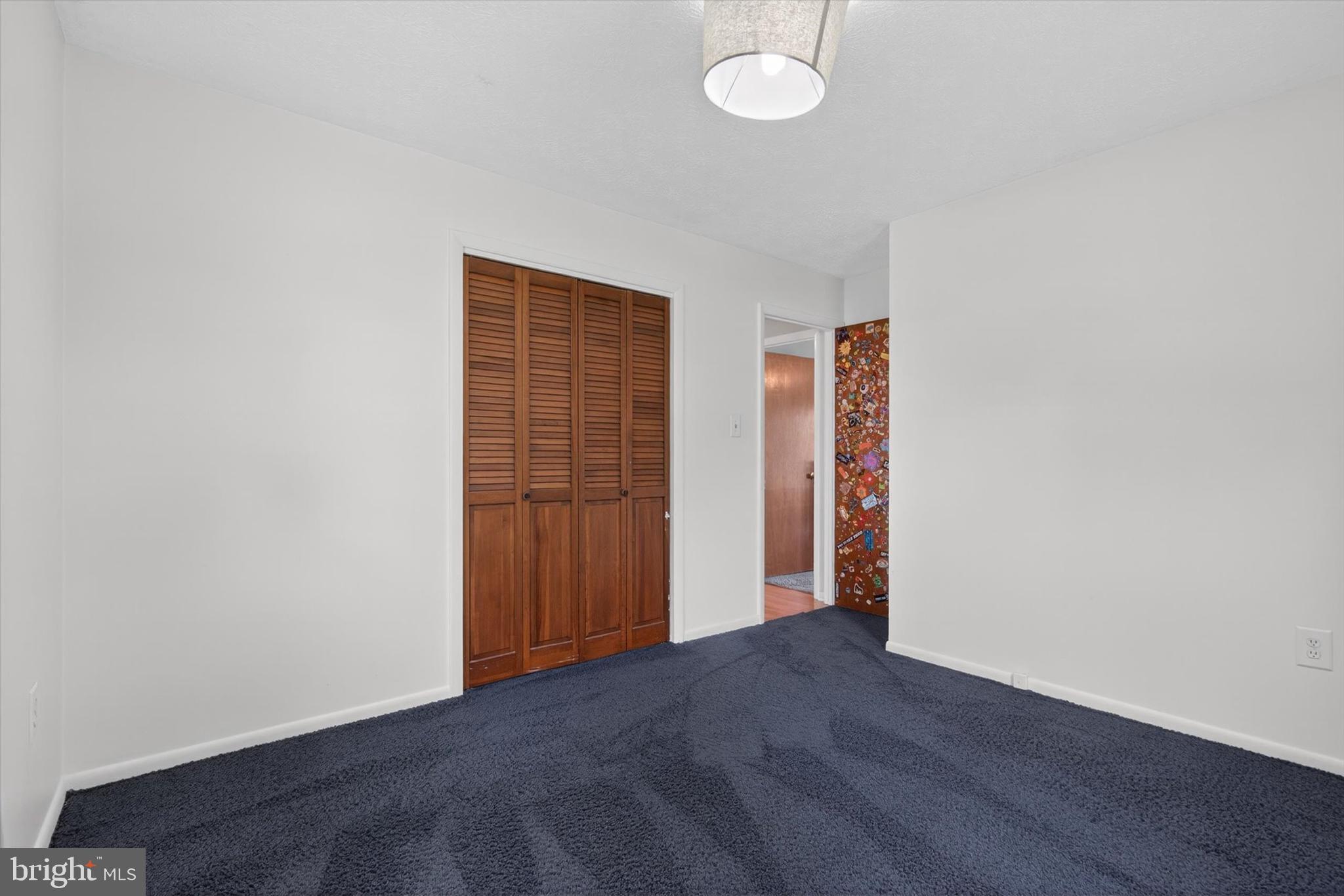 CENTER SQUARE MANOR - Residential