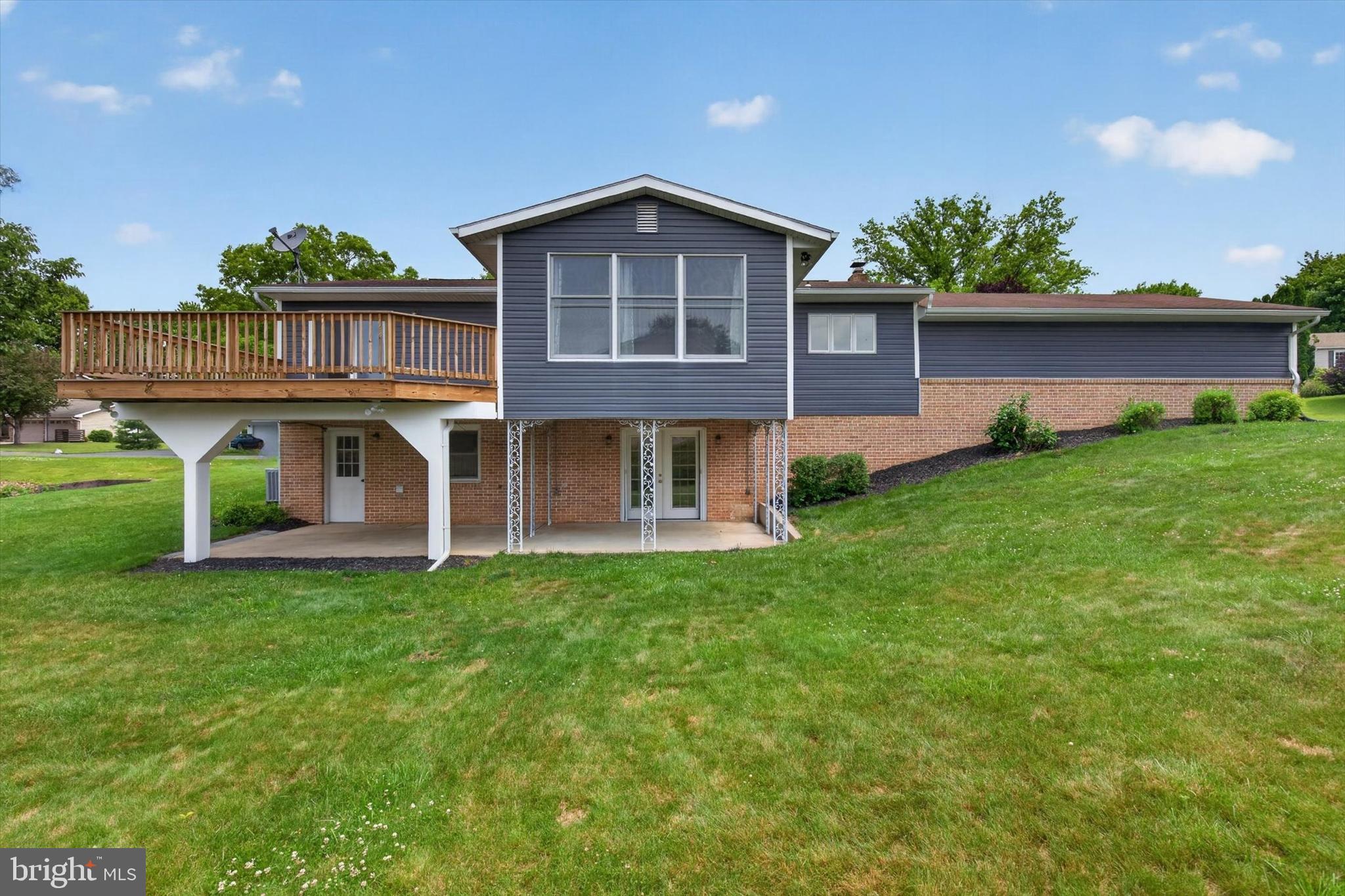 CENTER SQUARE MANOR - Residential