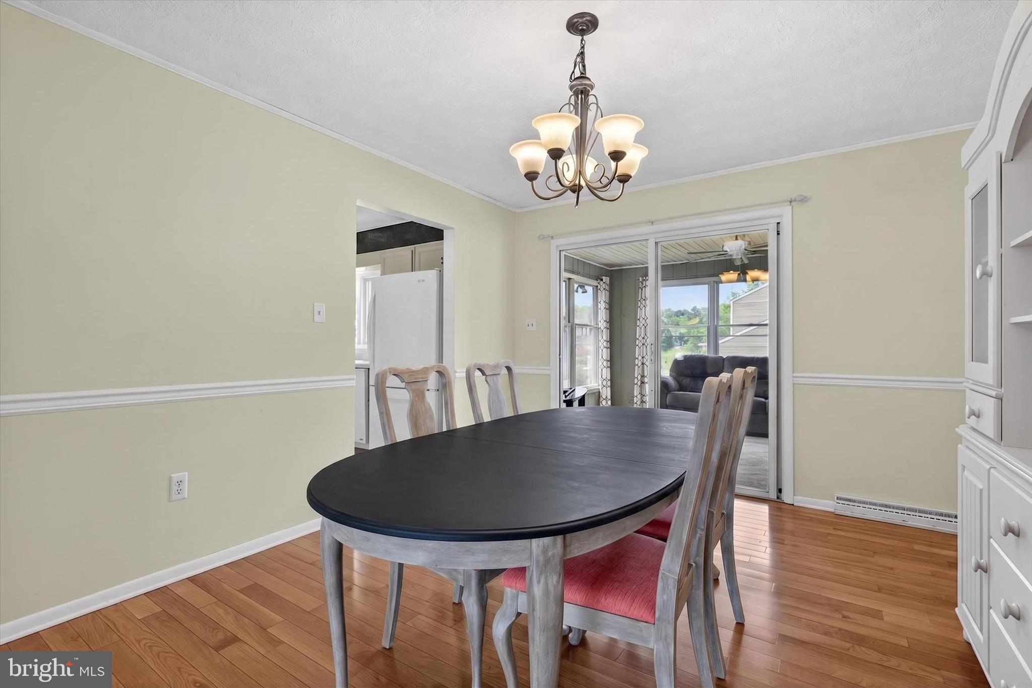 CENTER SQUARE MANOR - Residential