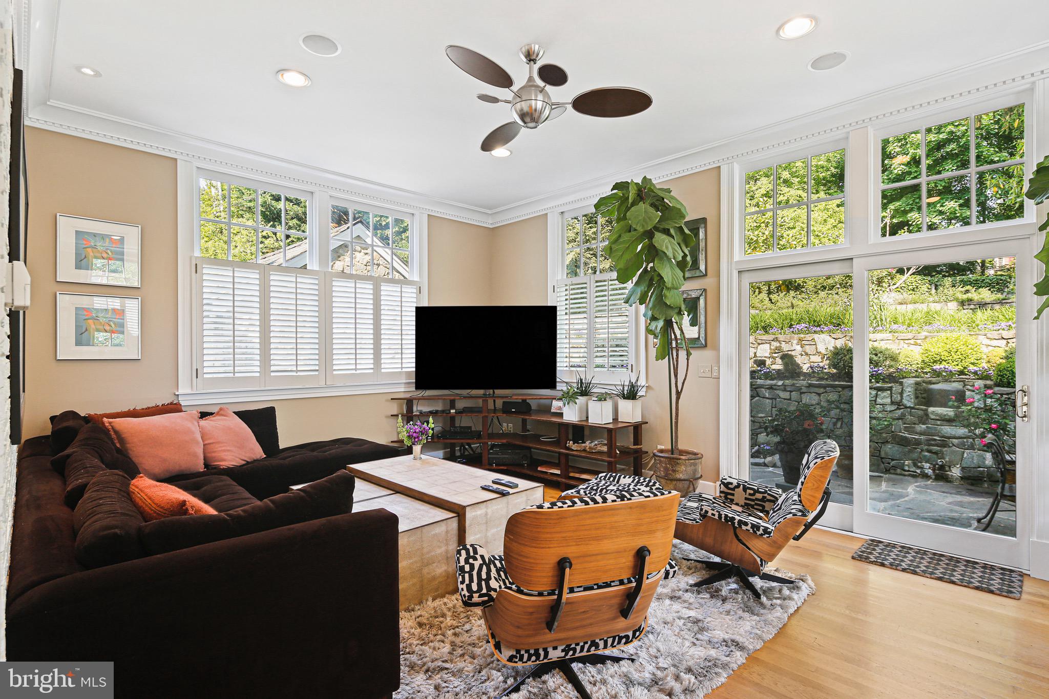 MURRAY HILL - Residential