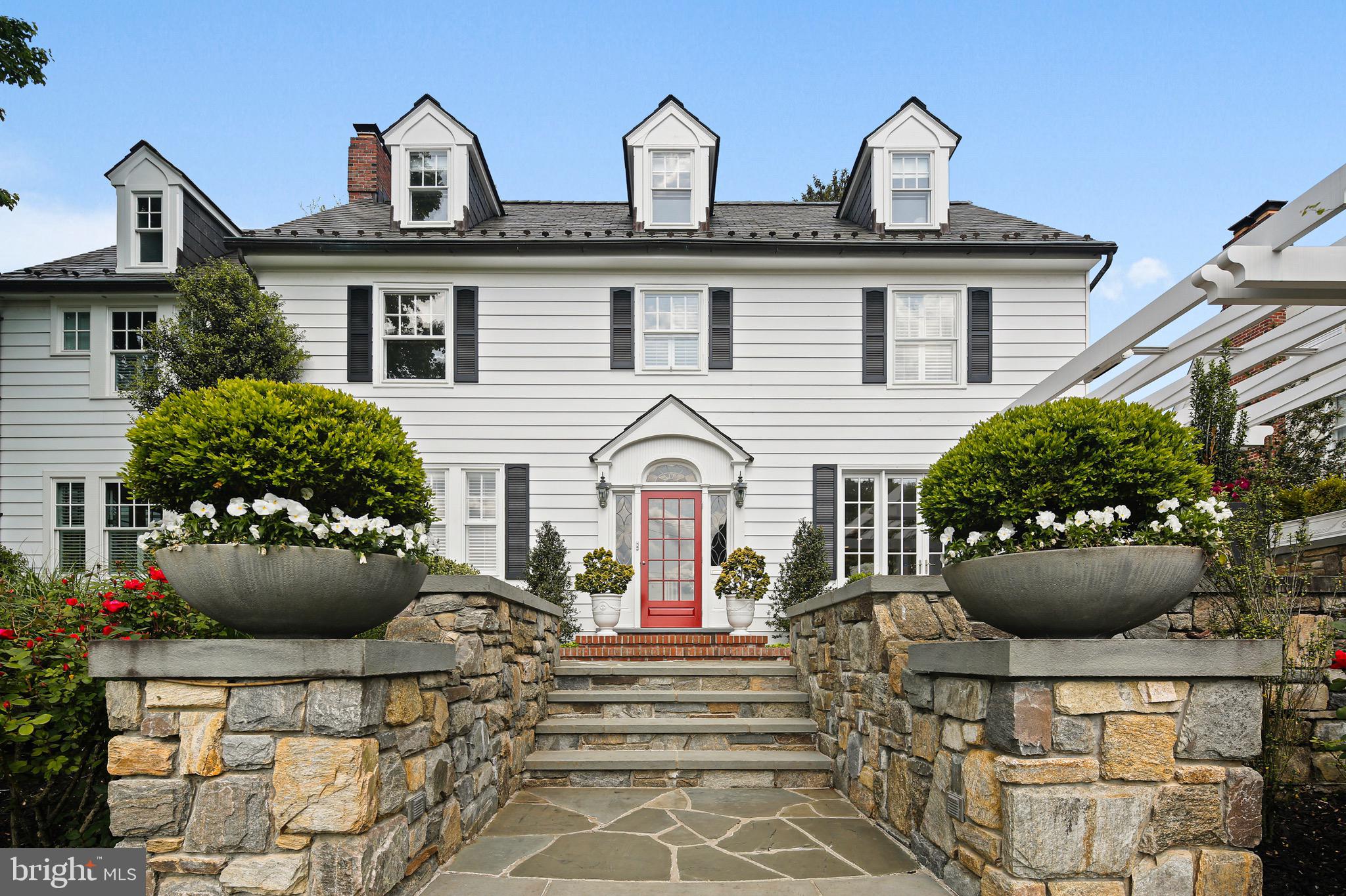 MURRAY HILL - Residential