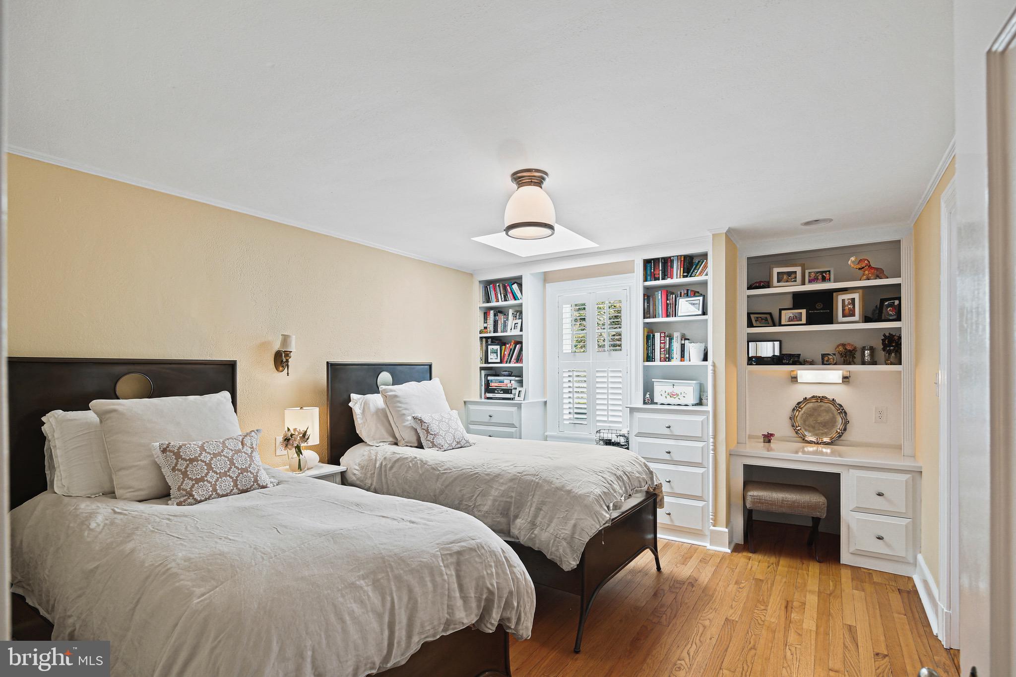MURRAY HILL - Residential