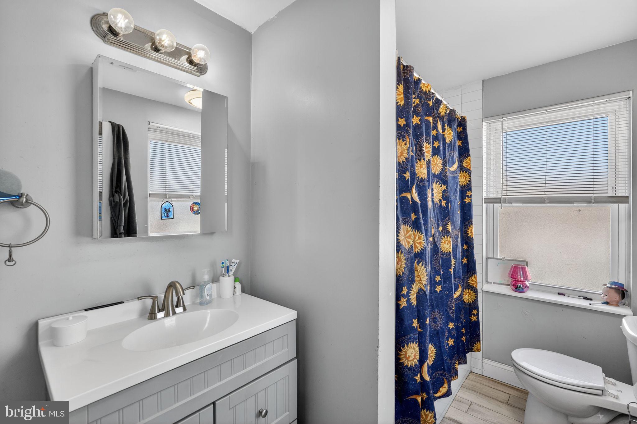 PASSYUNK SQUARE - Commercial Sale