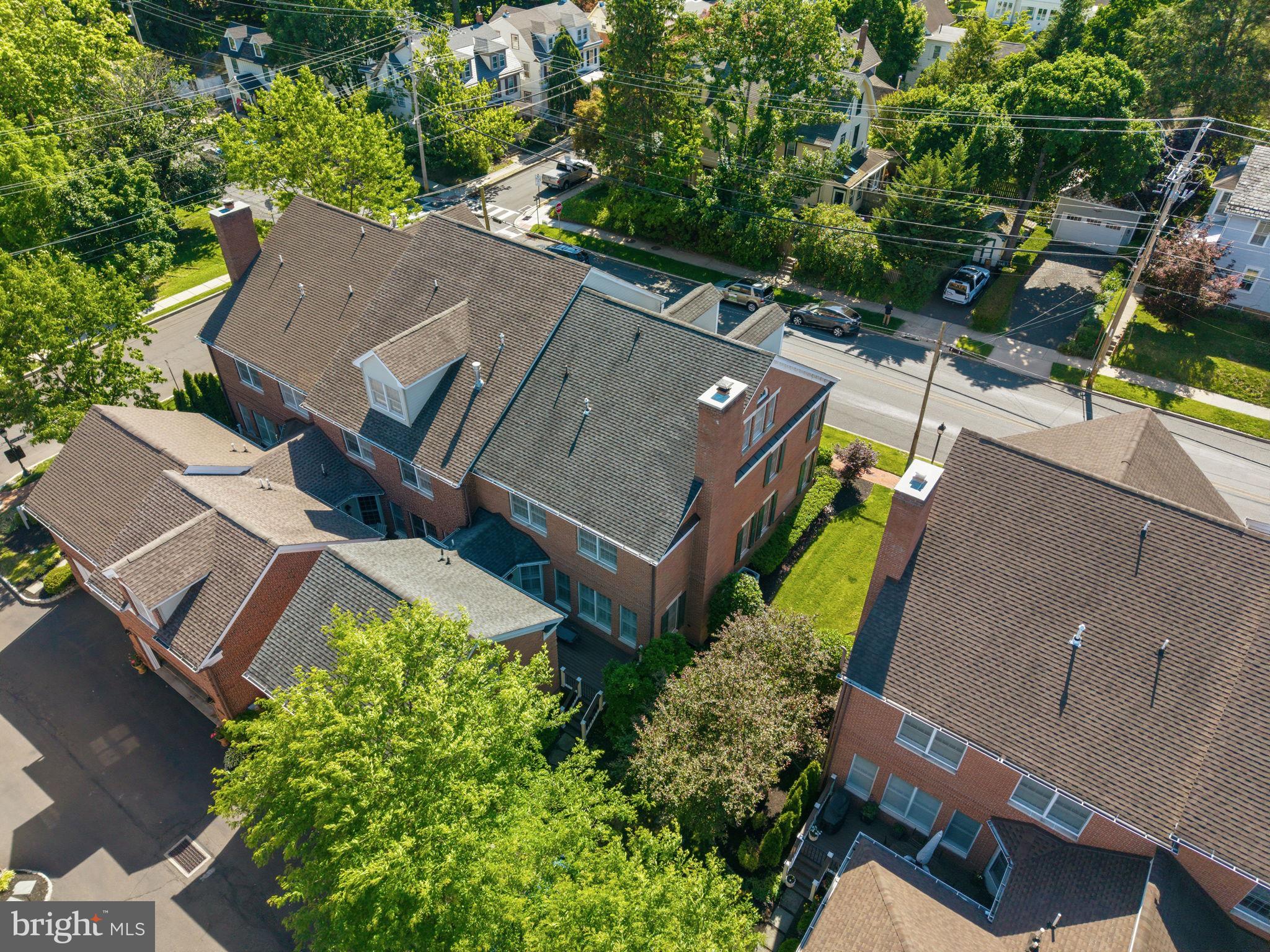 NEWTOWN STATION - Residential