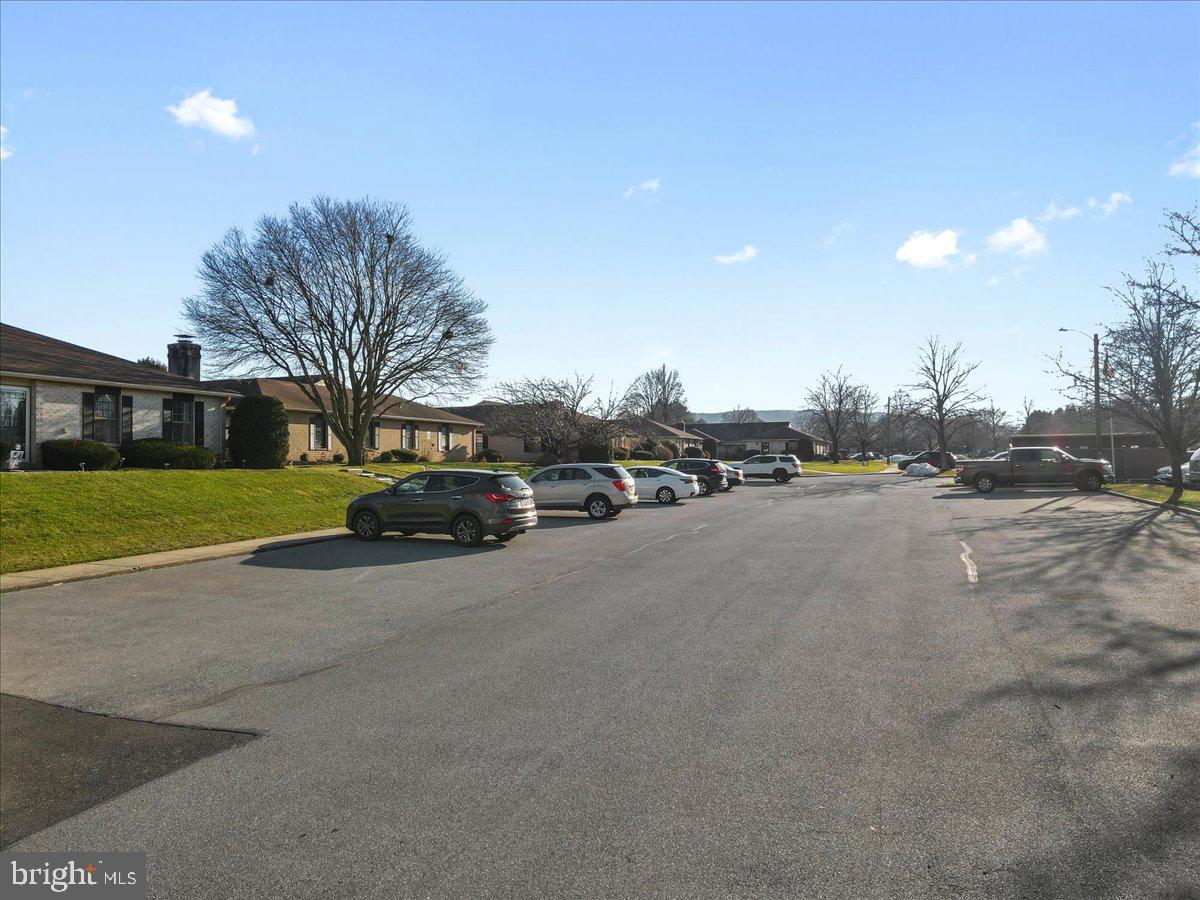 FAIRWAYS AT BROOKSID - Residential