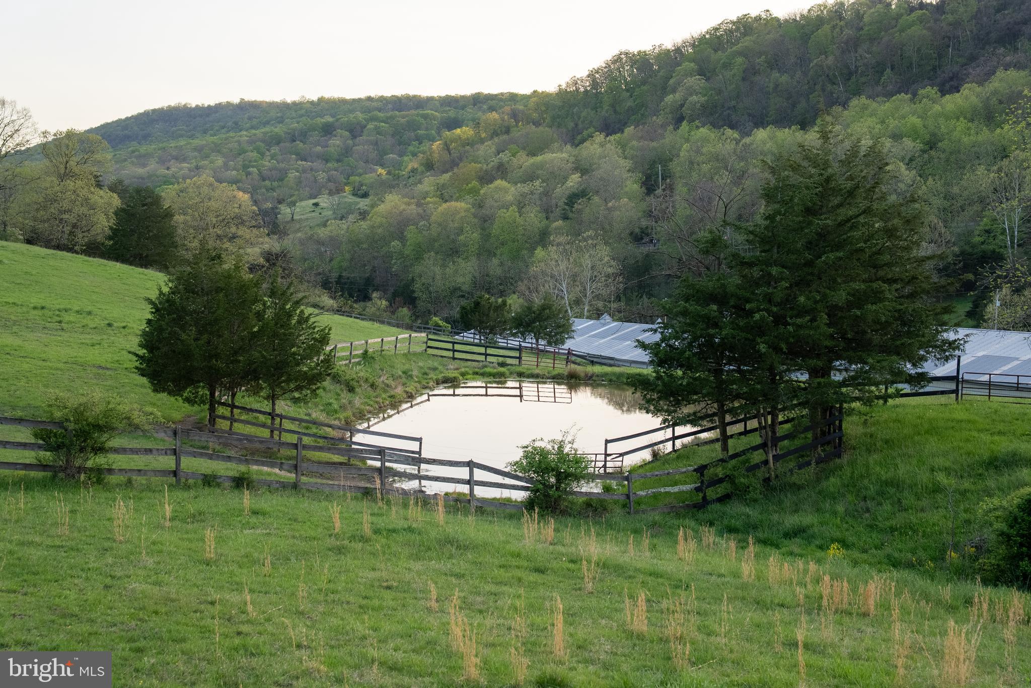 CRYSTAL VALLEY RANCHETTES - Farm