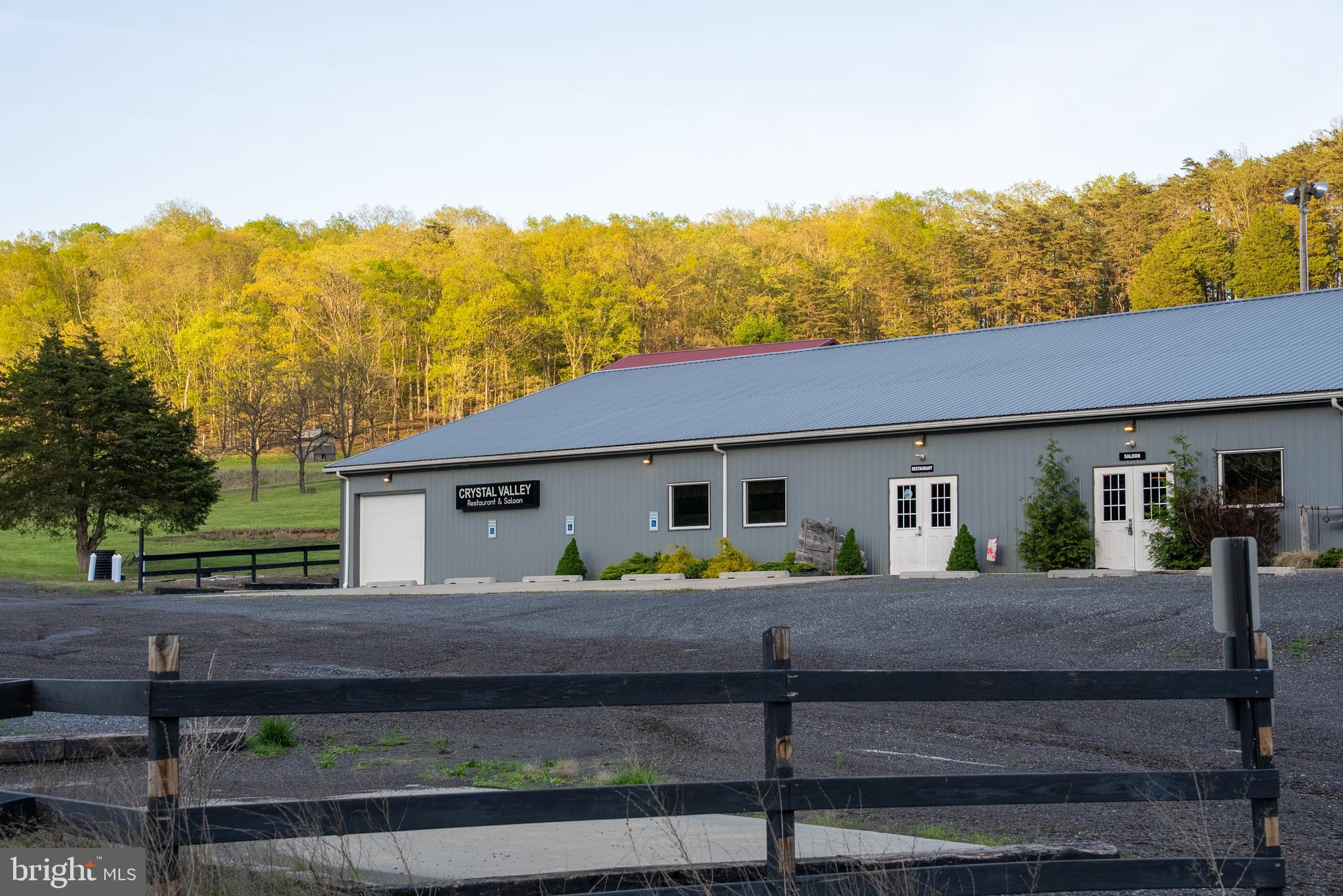 CRYSTAL VALLEY RANCHETTES - Farm
