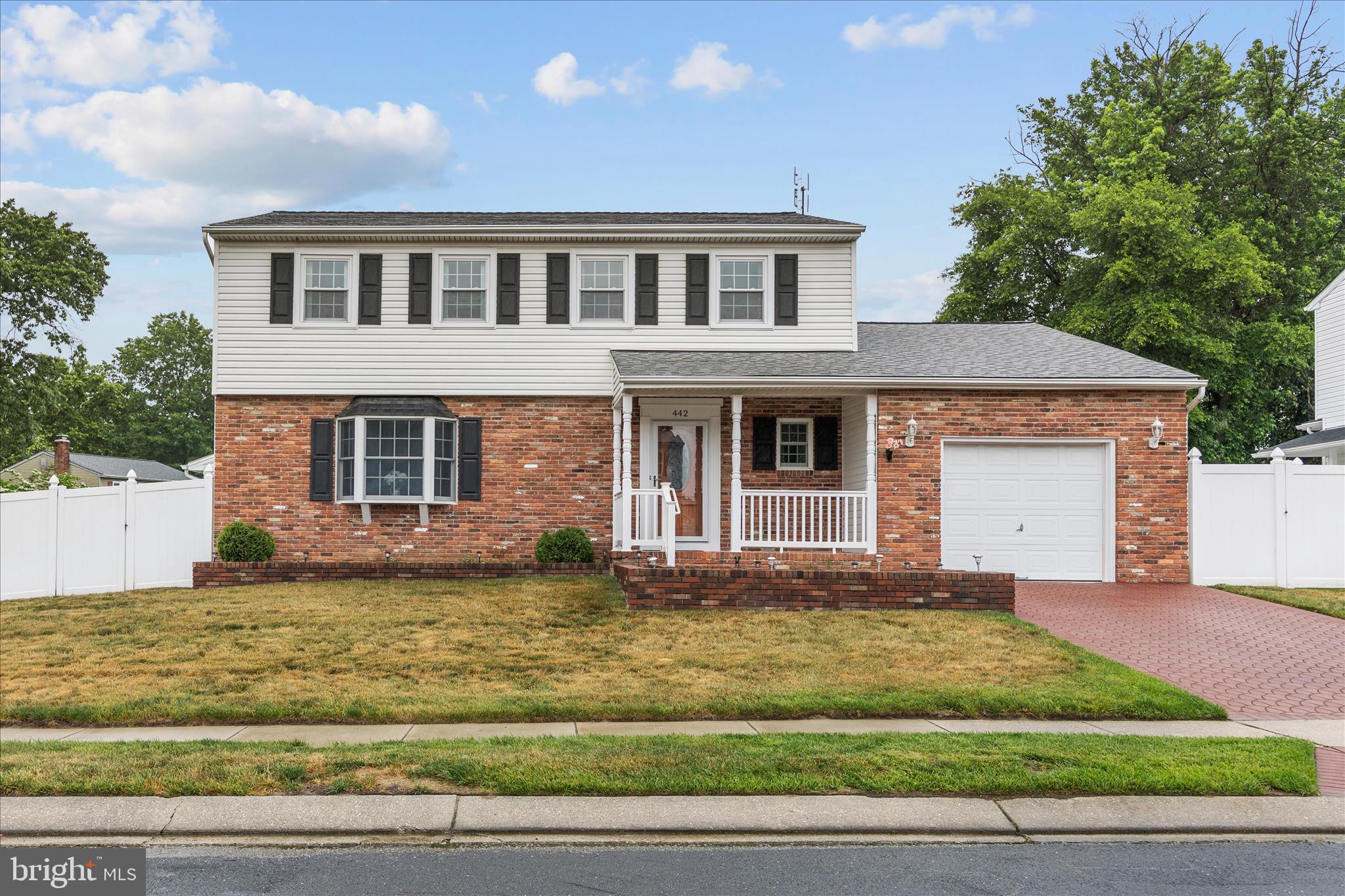 WILLIAMSTOWNE - Residential