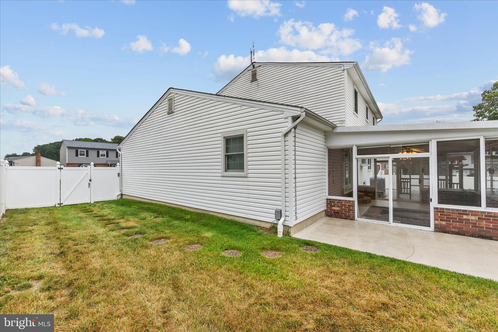 WILLIAMSTOWNE - Residential