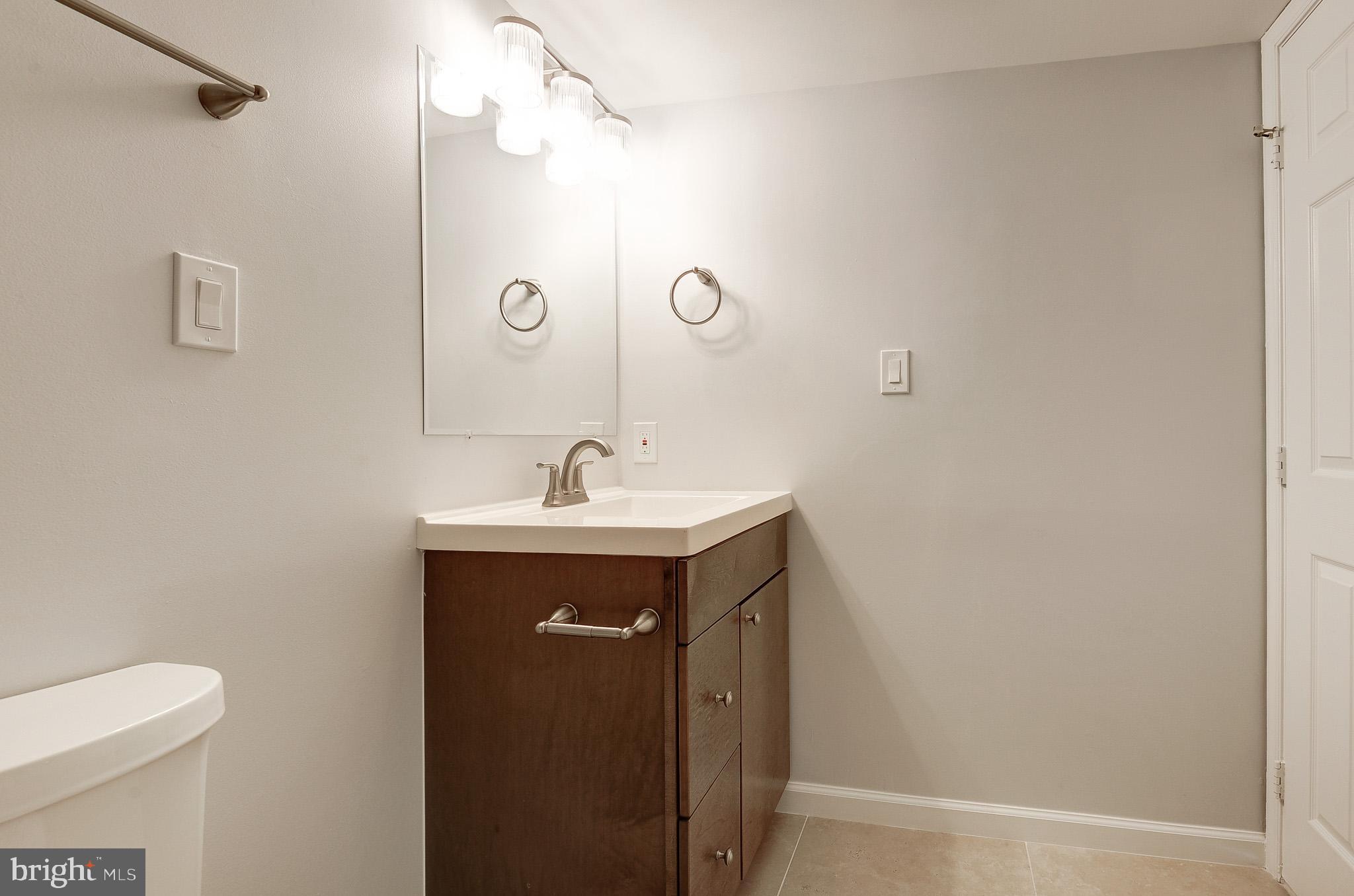 ASHBURN VILLAGE - Residential