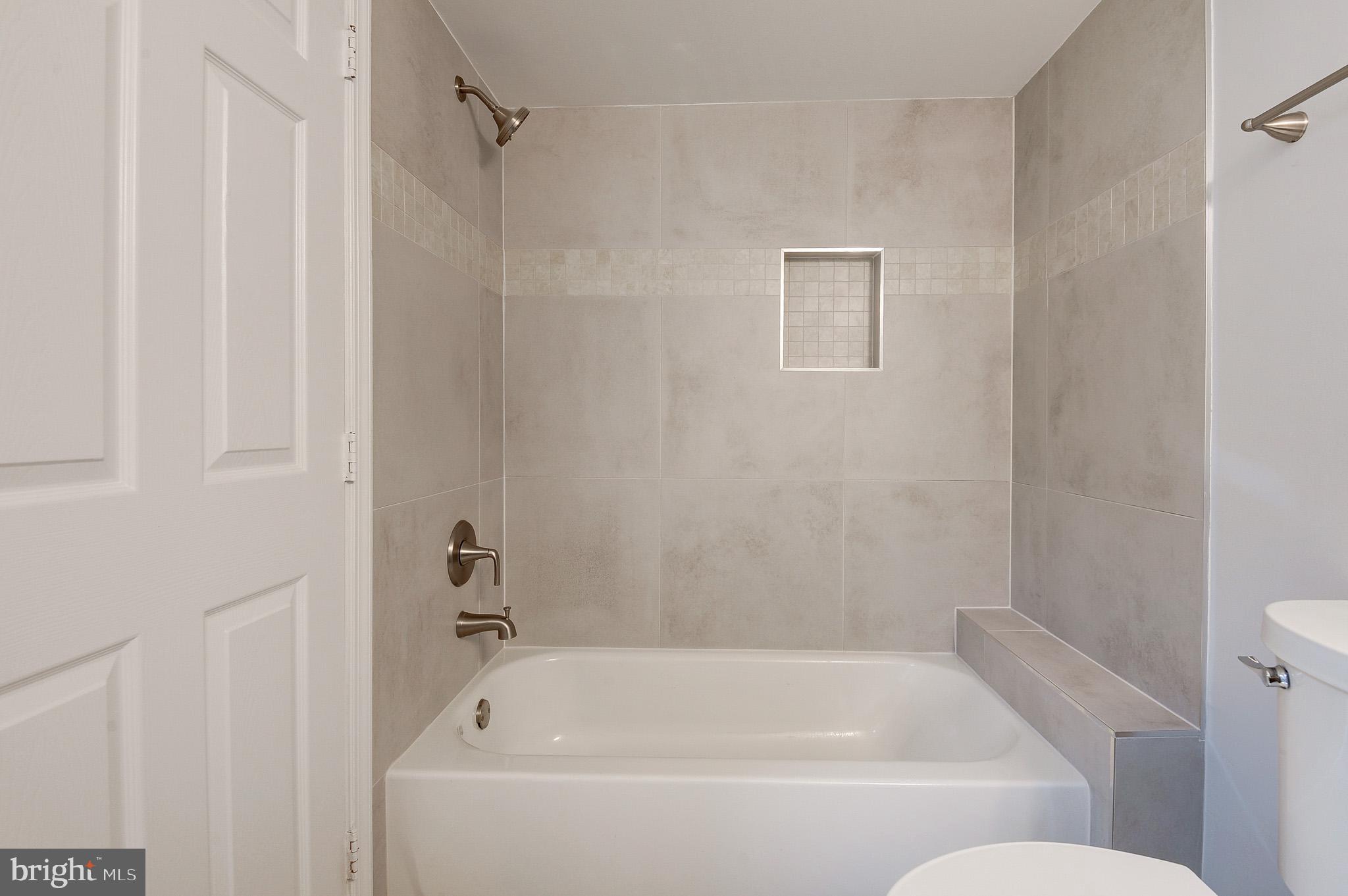ASHBURN VILLAGE - Residential