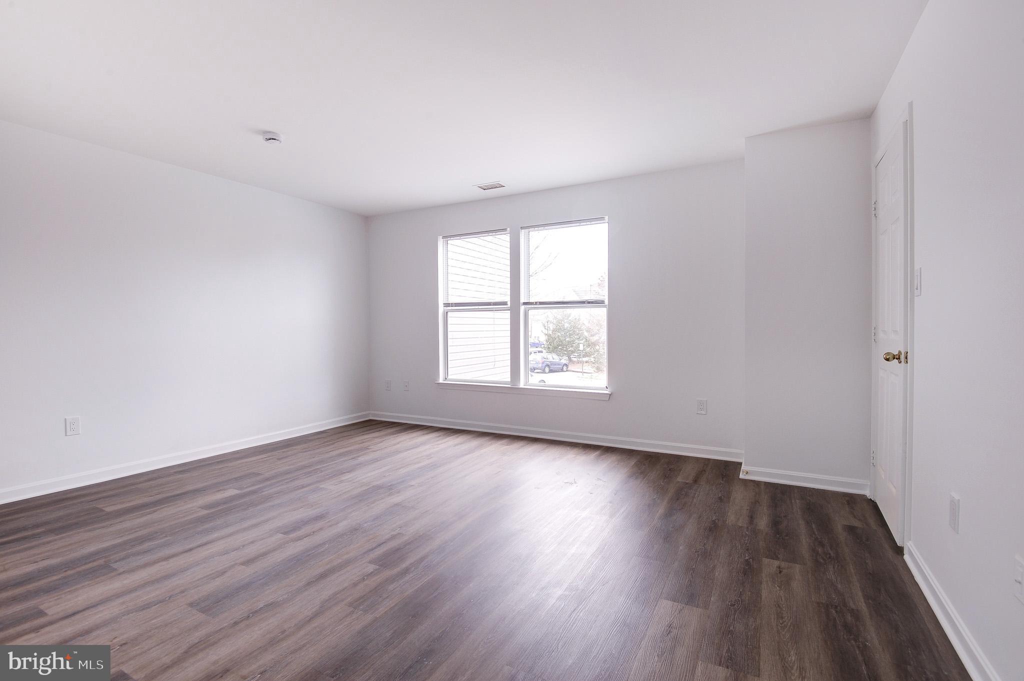 ASHBURN VILLAGE - Residential