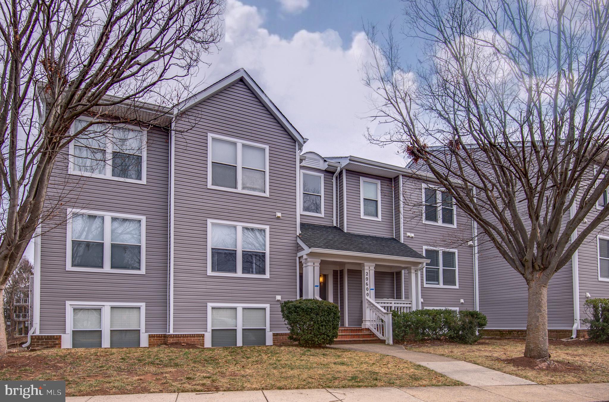 ASHBURN VILLAGE - Residential
