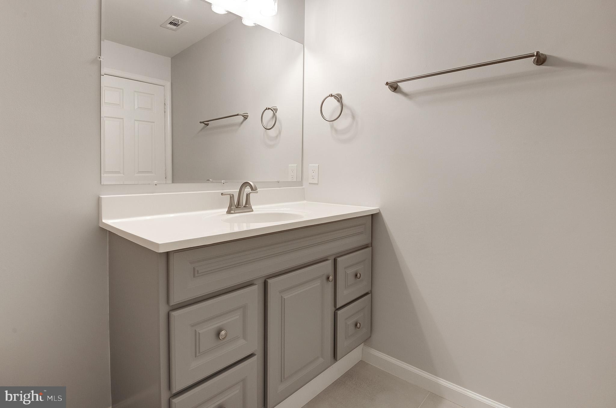 ASHBURN VILLAGE - Residential