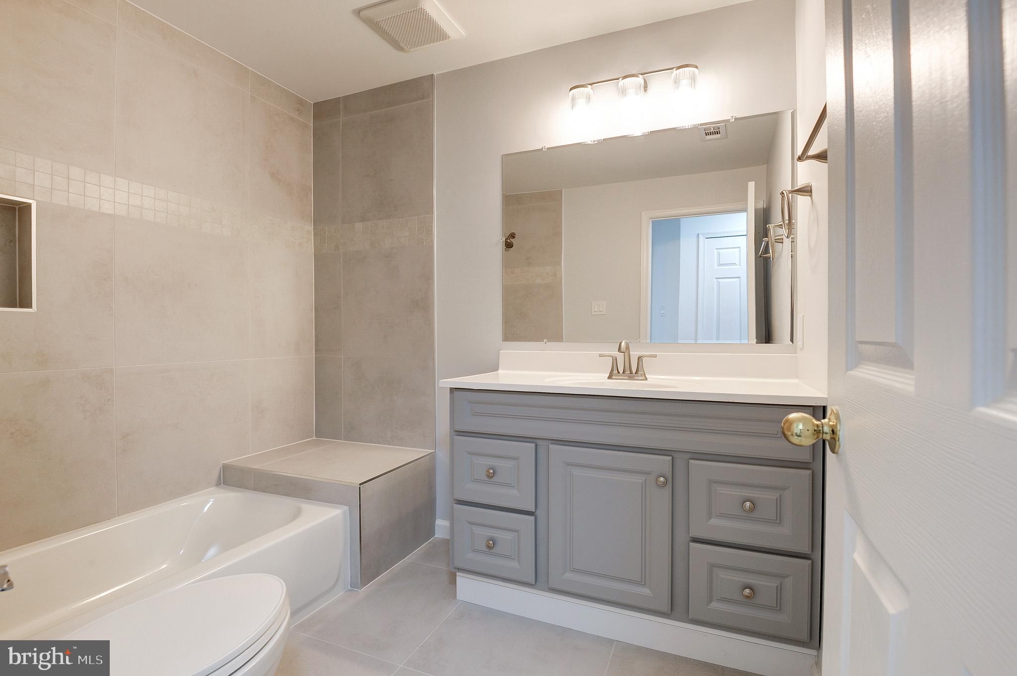 ASHBURN VILLAGE - Residential
