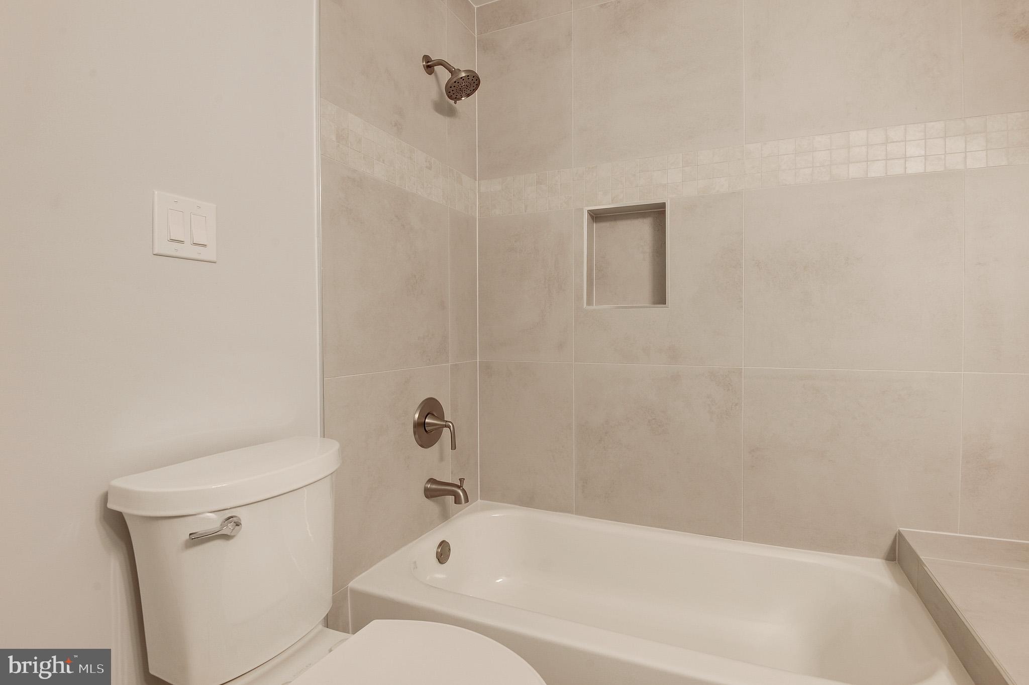 ASHBURN VILLAGE - Residential