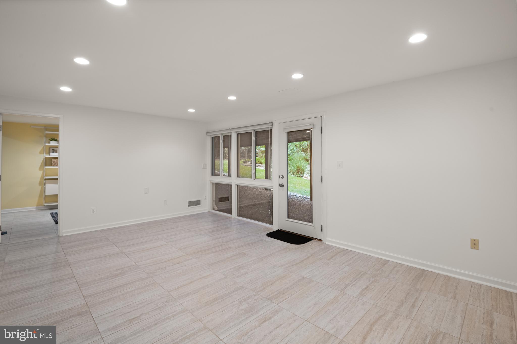 CARDEROCK SPRINGS - Residential