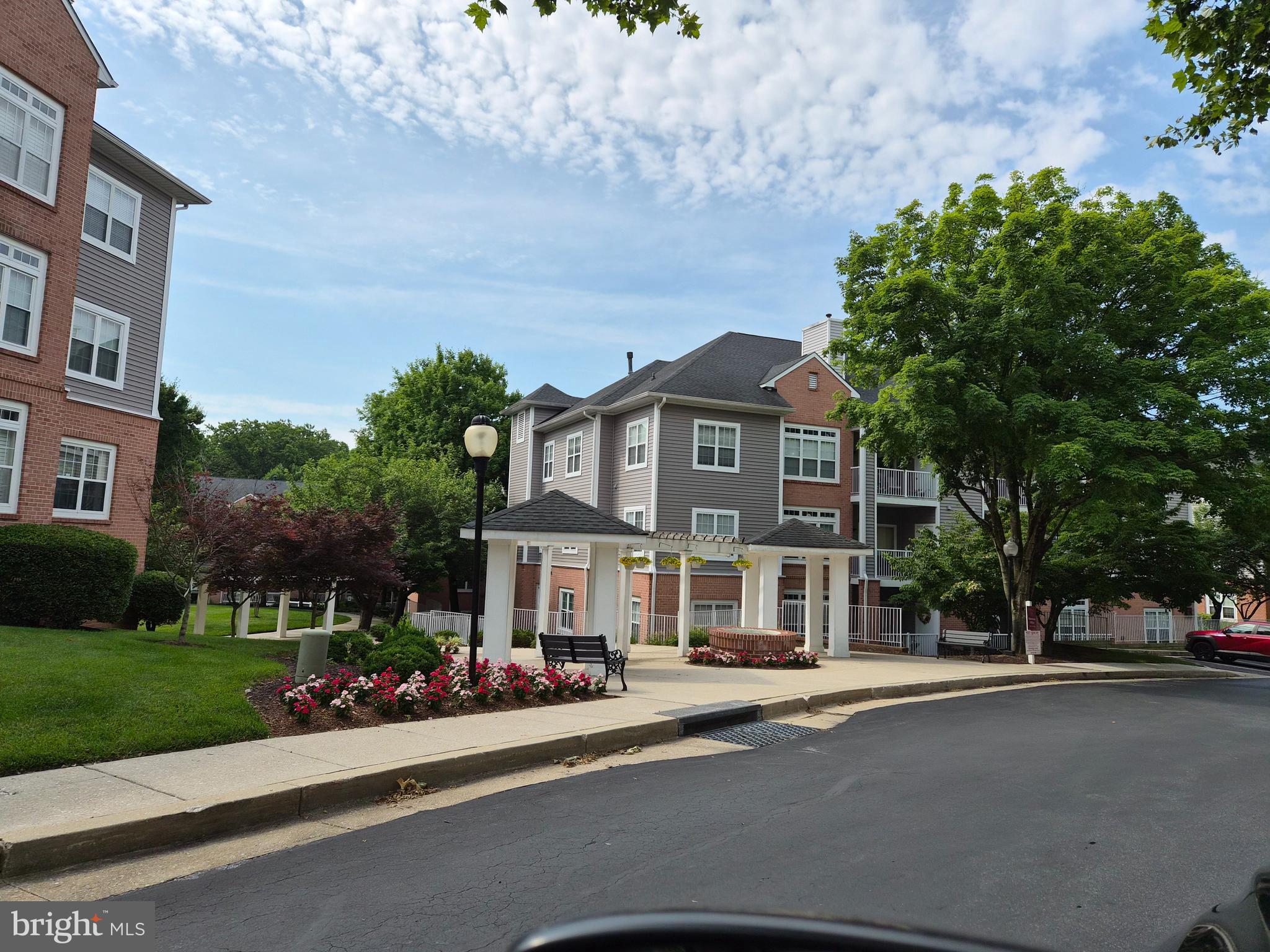 SPRING MILL - Residential