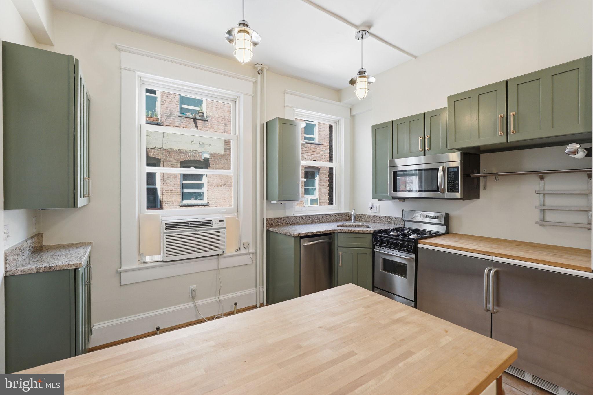 ADAMS MORGAN - Residential