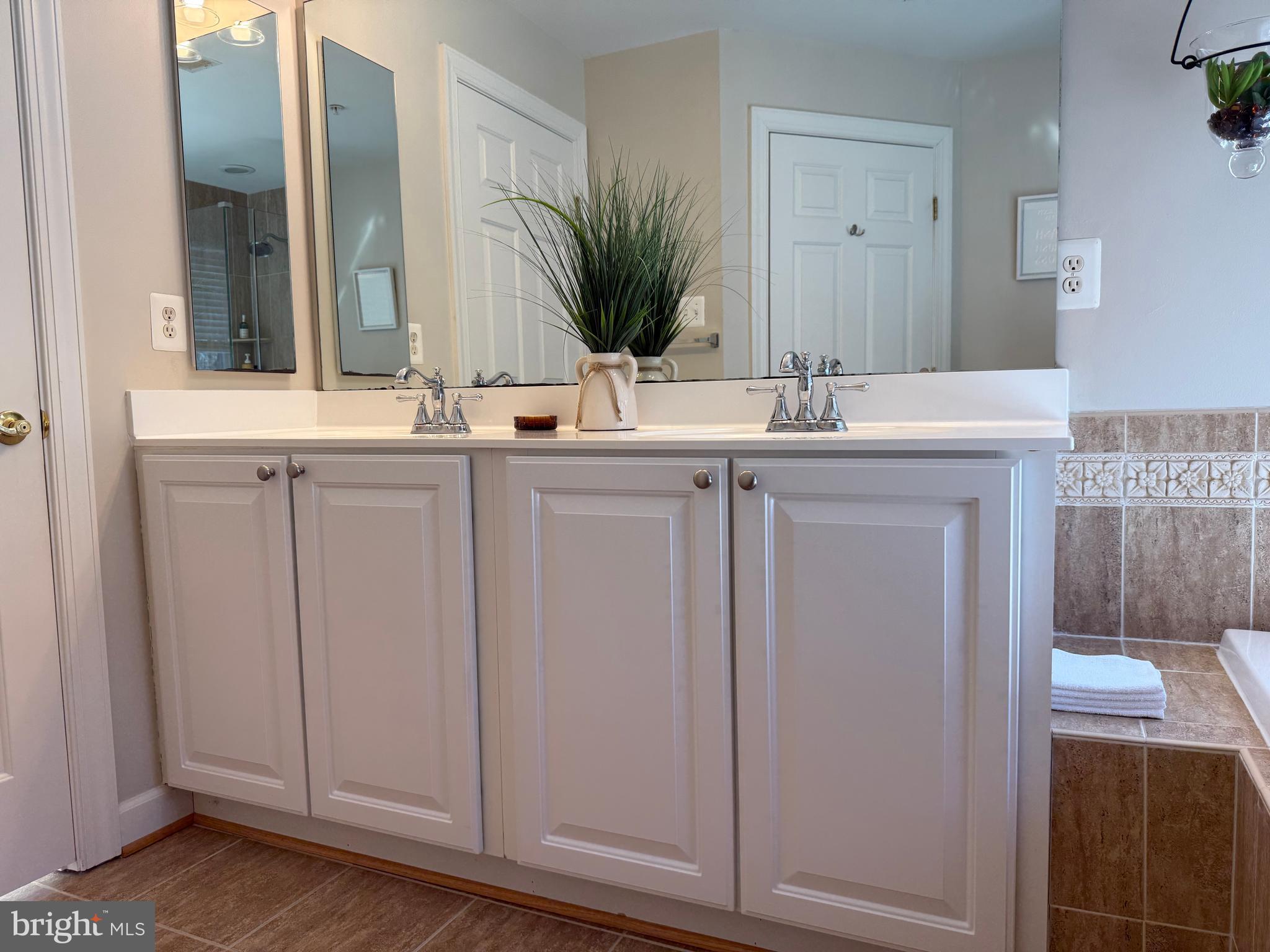 MANSFIELD ESTATES - Residential