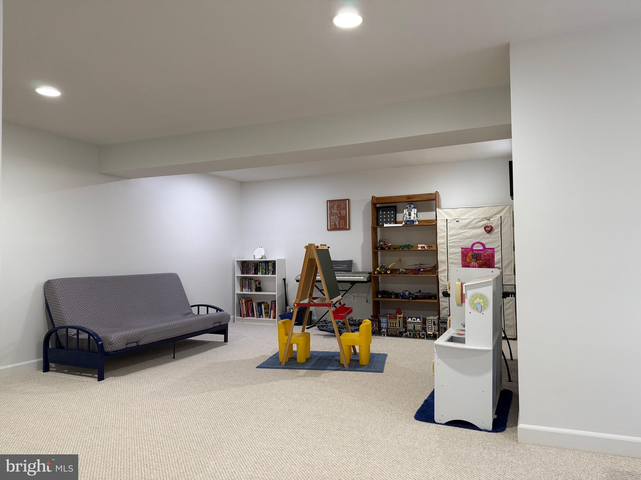 MANSFIELD ESTATES - Residential