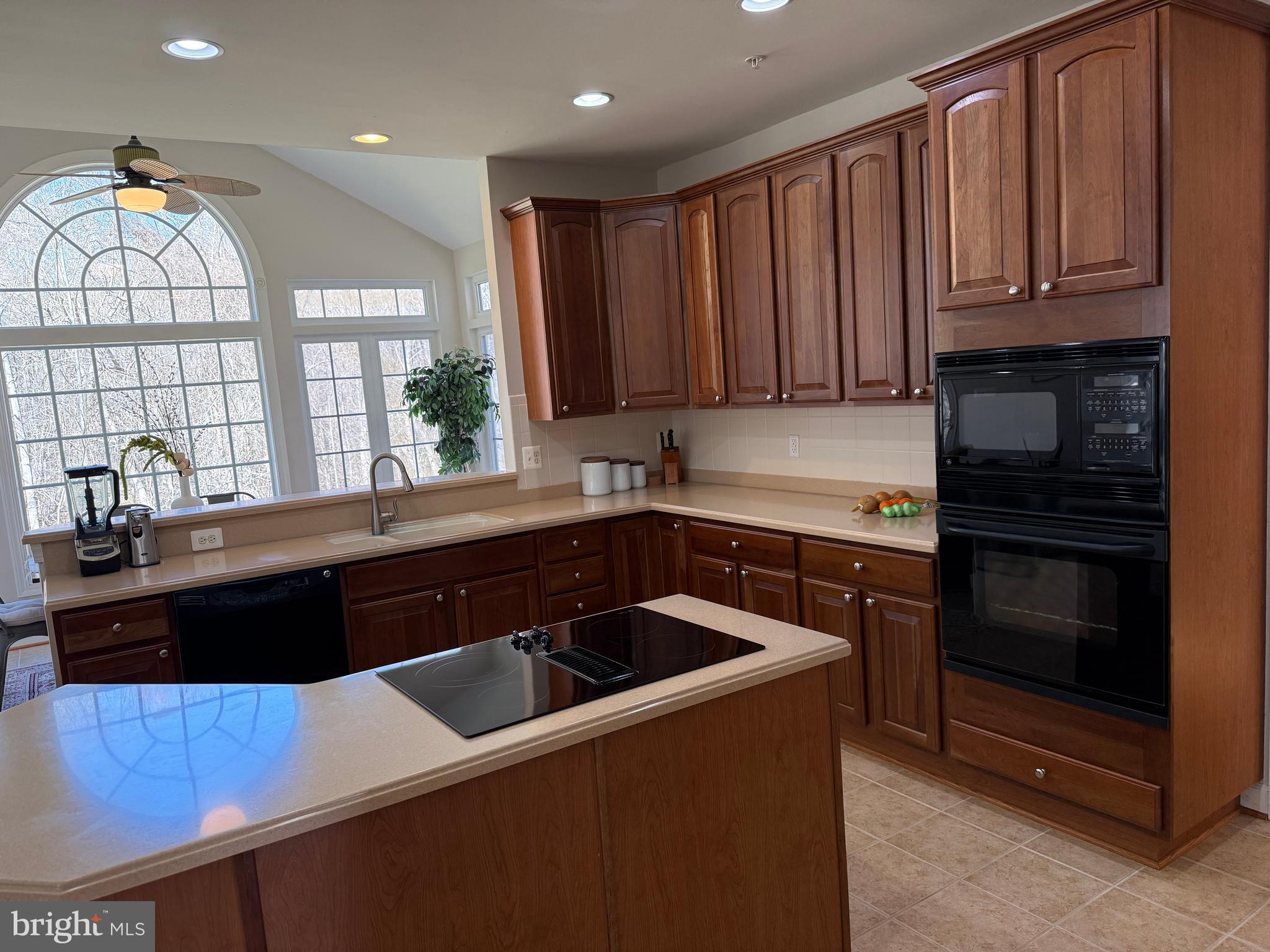 MANSFIELD ESTATES - Residential