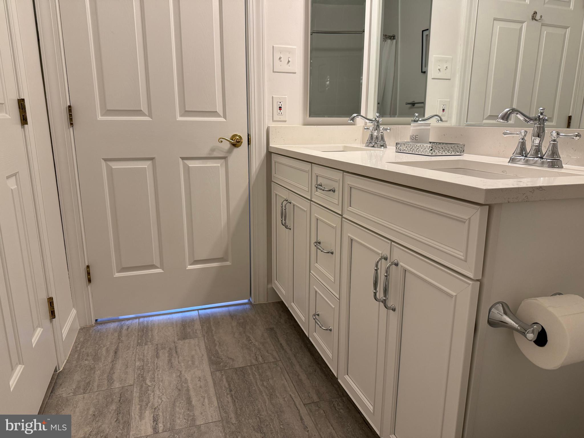 MANSFIELD ESTATES - Residential