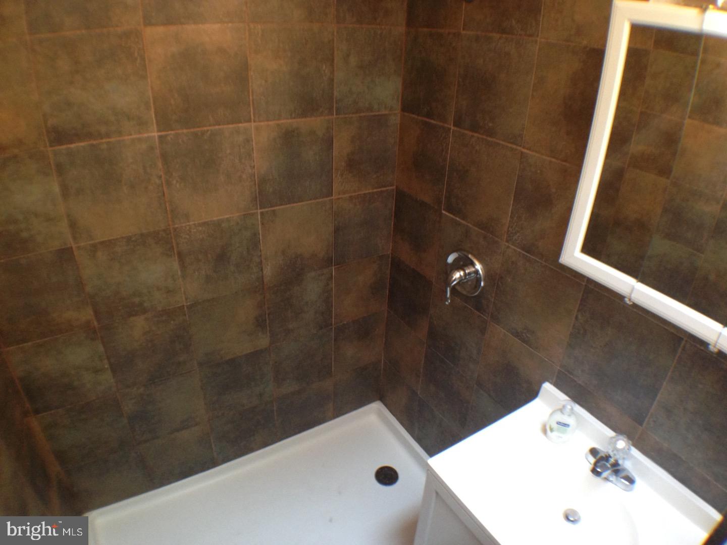 TACONY - Residential Lease