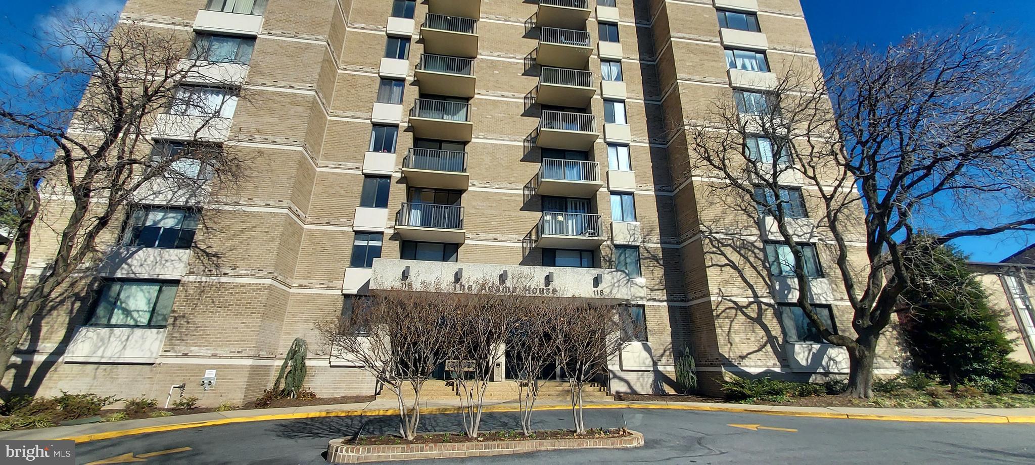 AMERICANA CENTRE - Residential