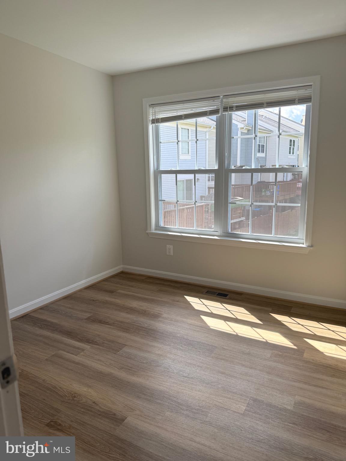 ROLLING RIDGE - Residential Lease