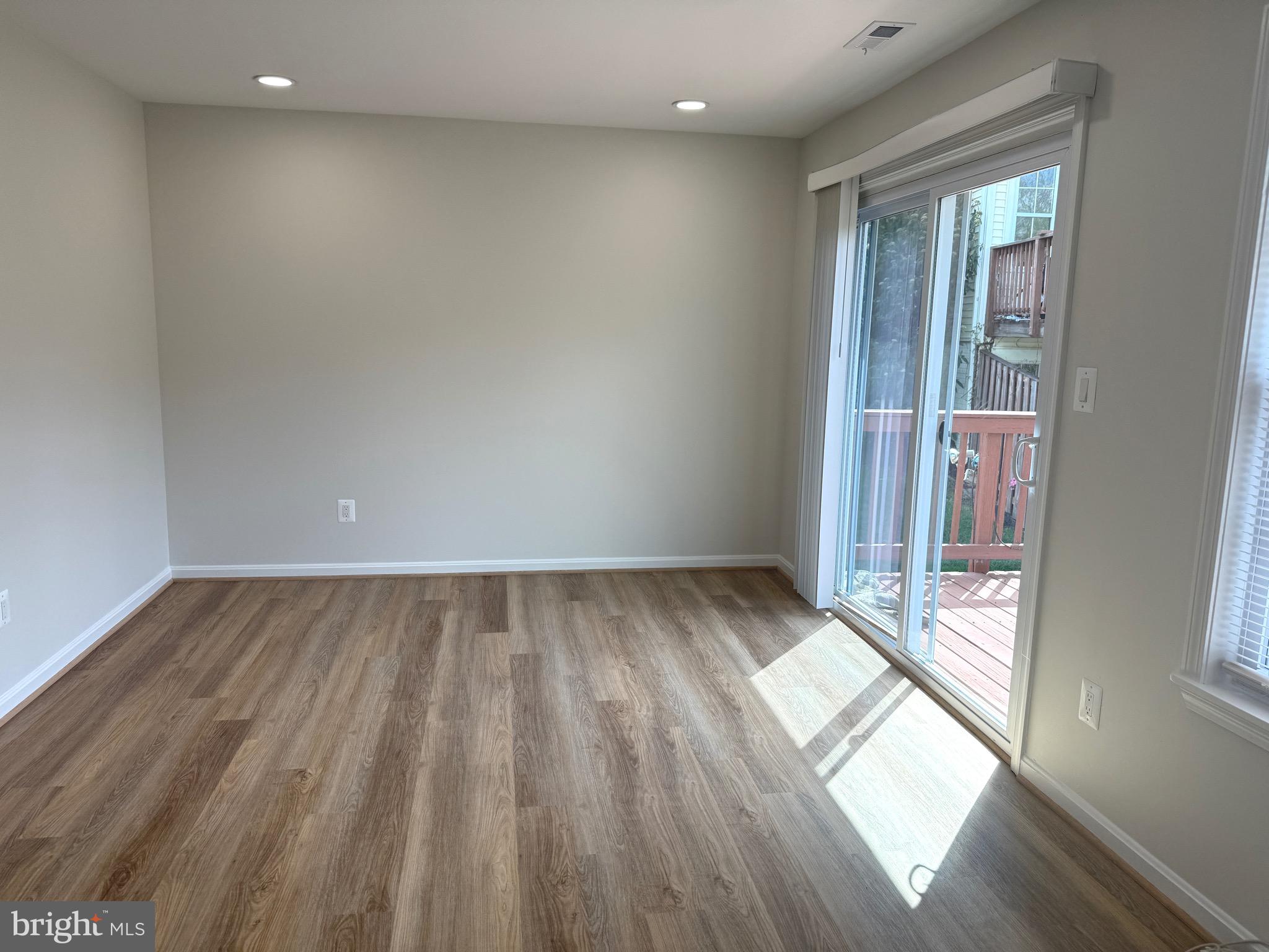 ROLLING RIDGE - Residential Lease