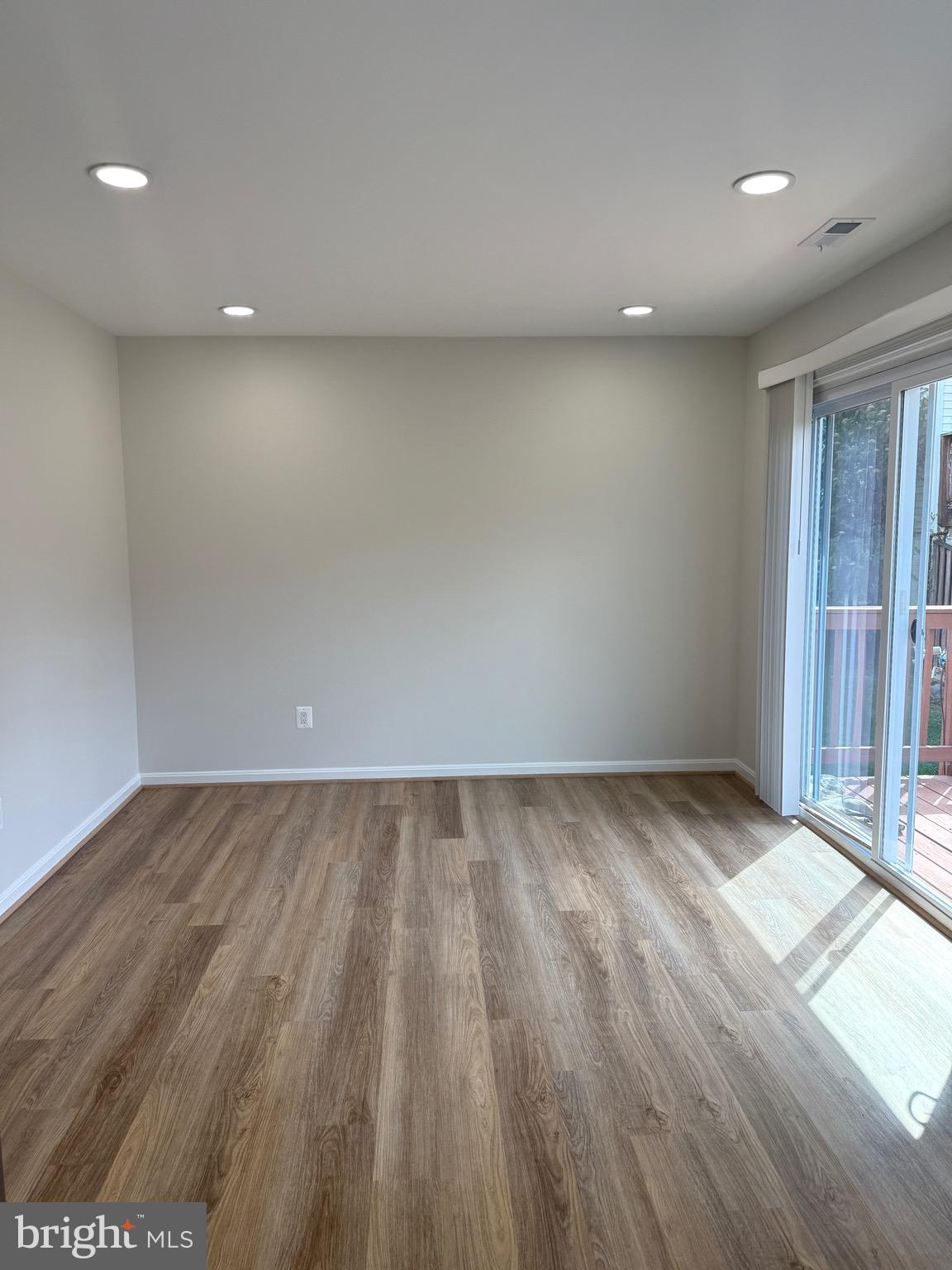 ROLLING RIDGE - Residential Lease
