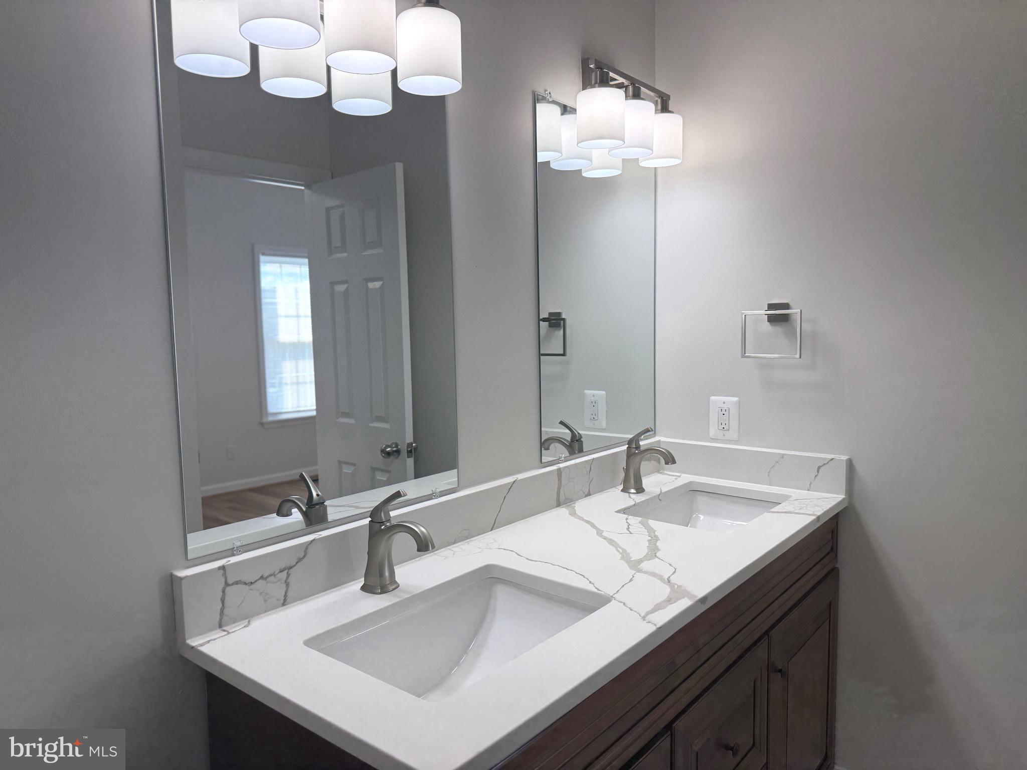 ROLLING RIDGE - Residential Lease