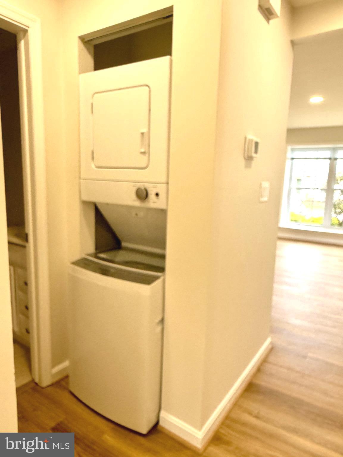 ROLLING RIDGE - Residential Lease