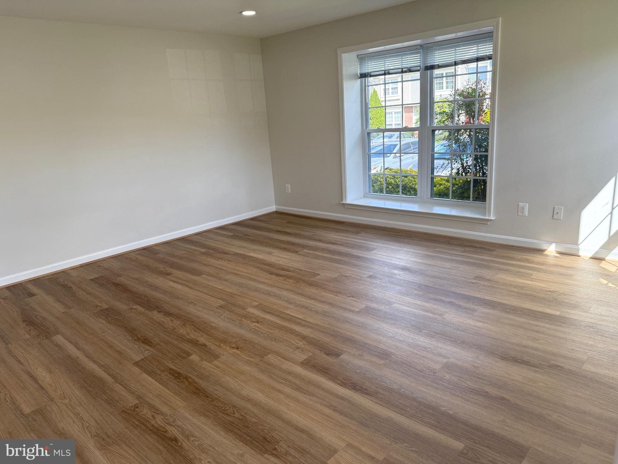 ROLLING RIDGE - Residential Lease