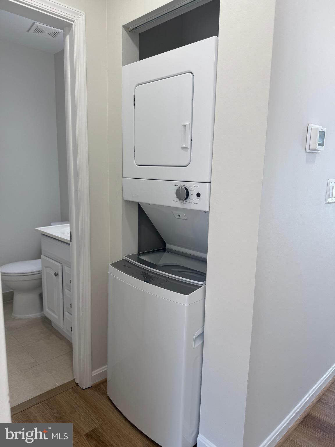 ROLLING RIDGE - Residential Lease