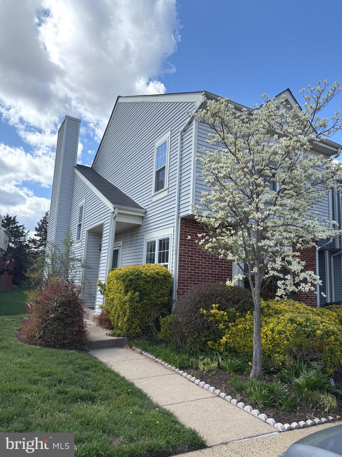 ROLLING RIDGE - Residential Lease