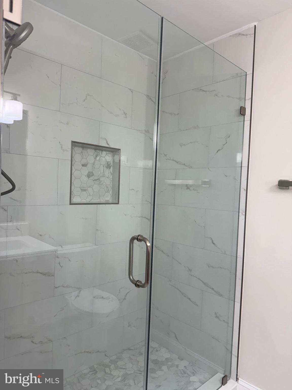 ROLLING RIDGE - Residential Lease
