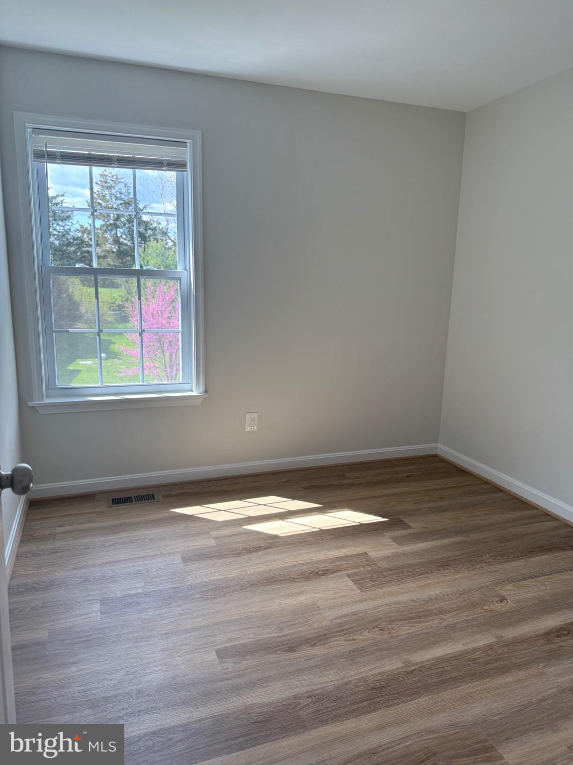 ROLLING RIDGE - Residential Lease
