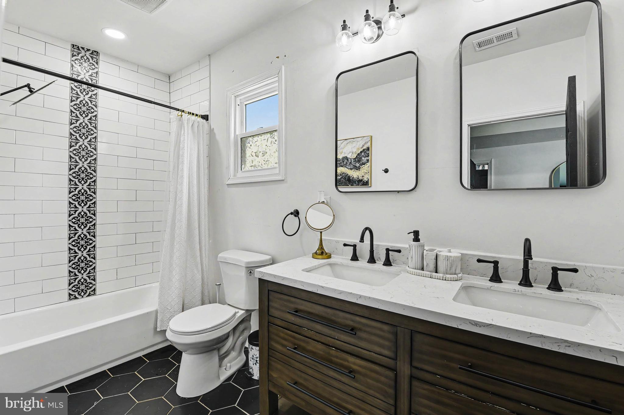 MOUNT WASHINGTON - Residential