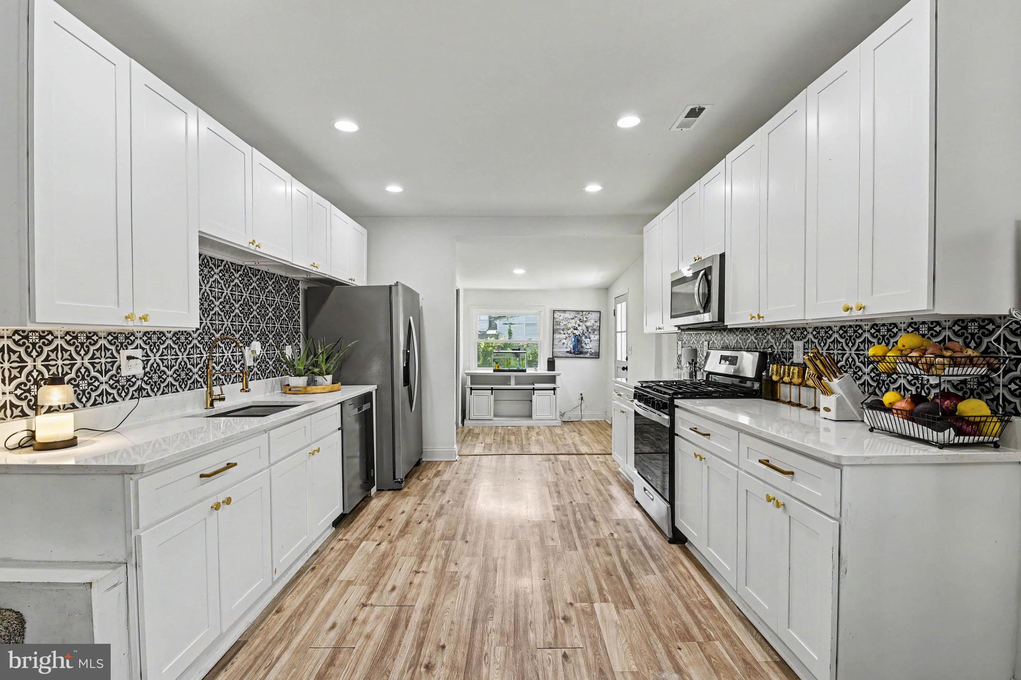 MOUNT WASHINGTON - Residential