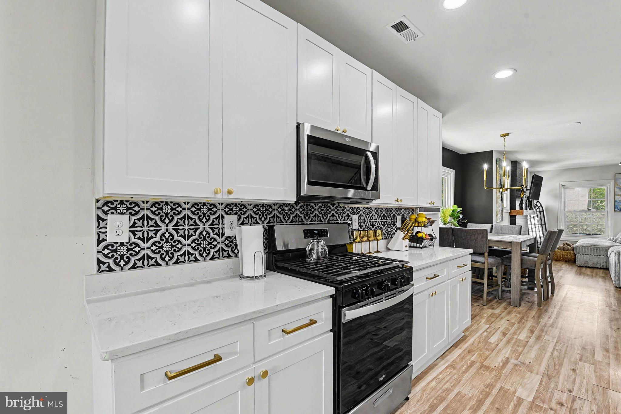 MOUNT WASHINGTON - Residential