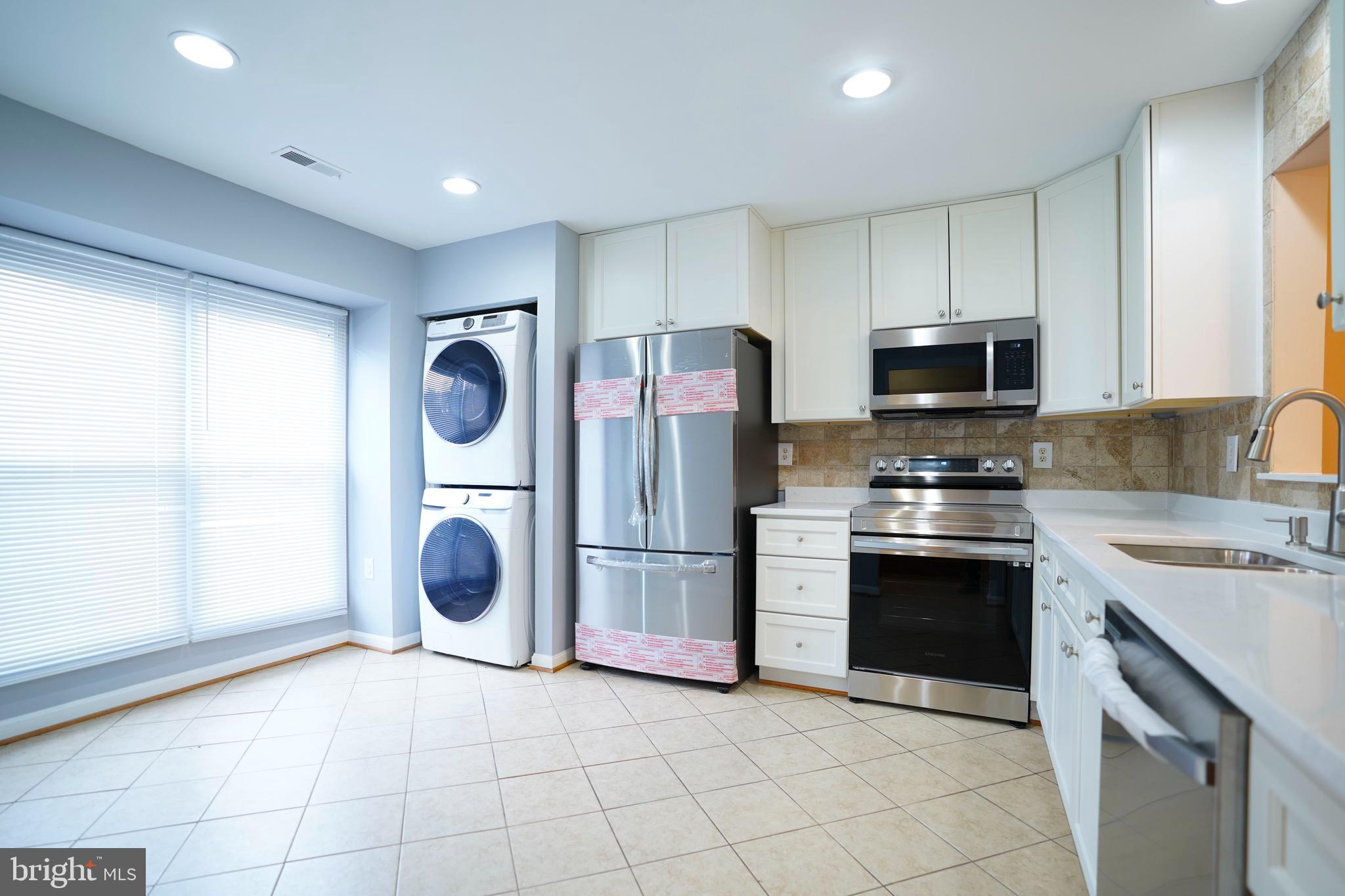 STONINGTON - Residential