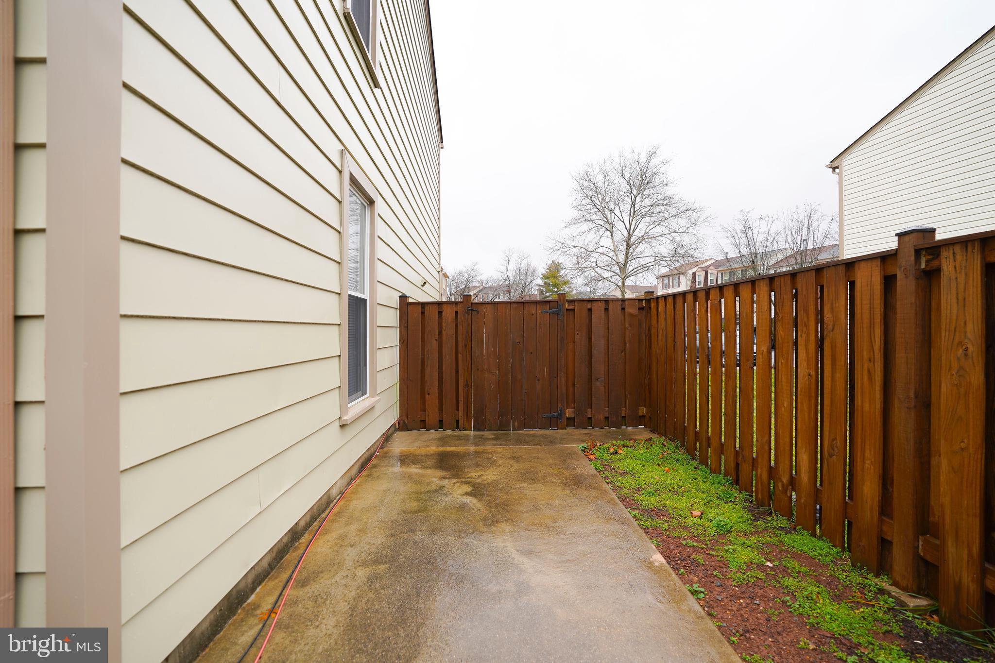 STONINGTON - Residential