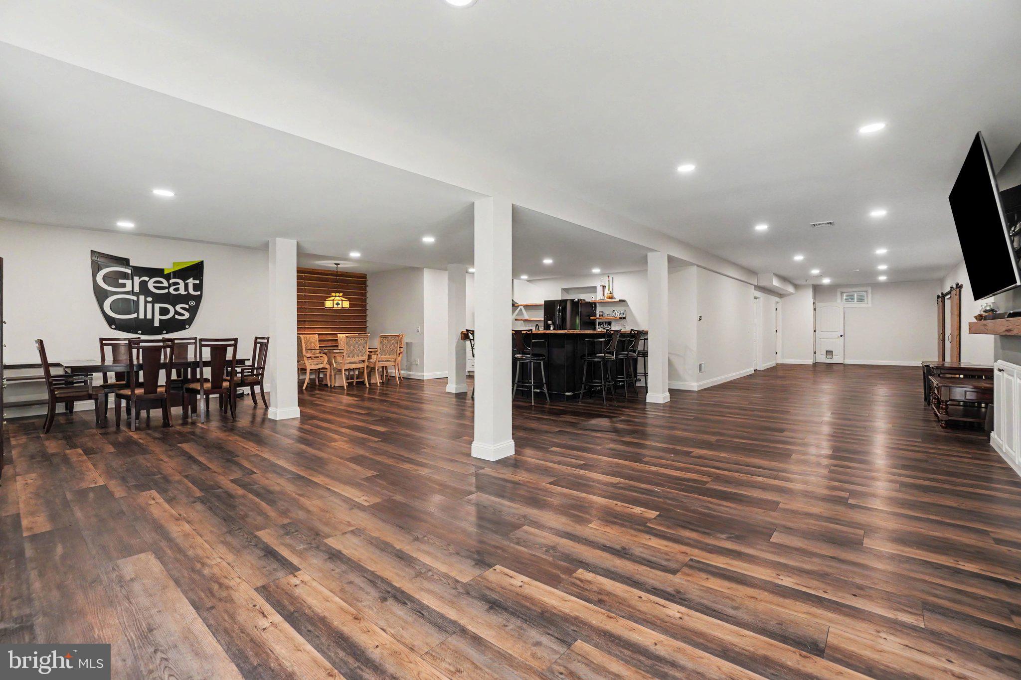 MOUNTAINDALE - Residential