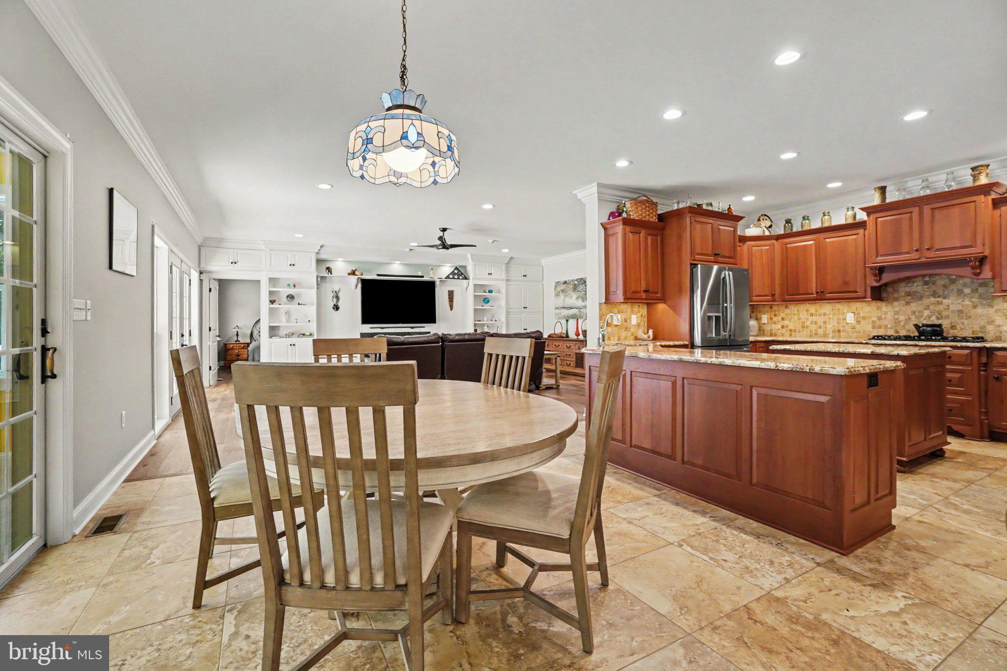 MOUNTAINDALE - Residential