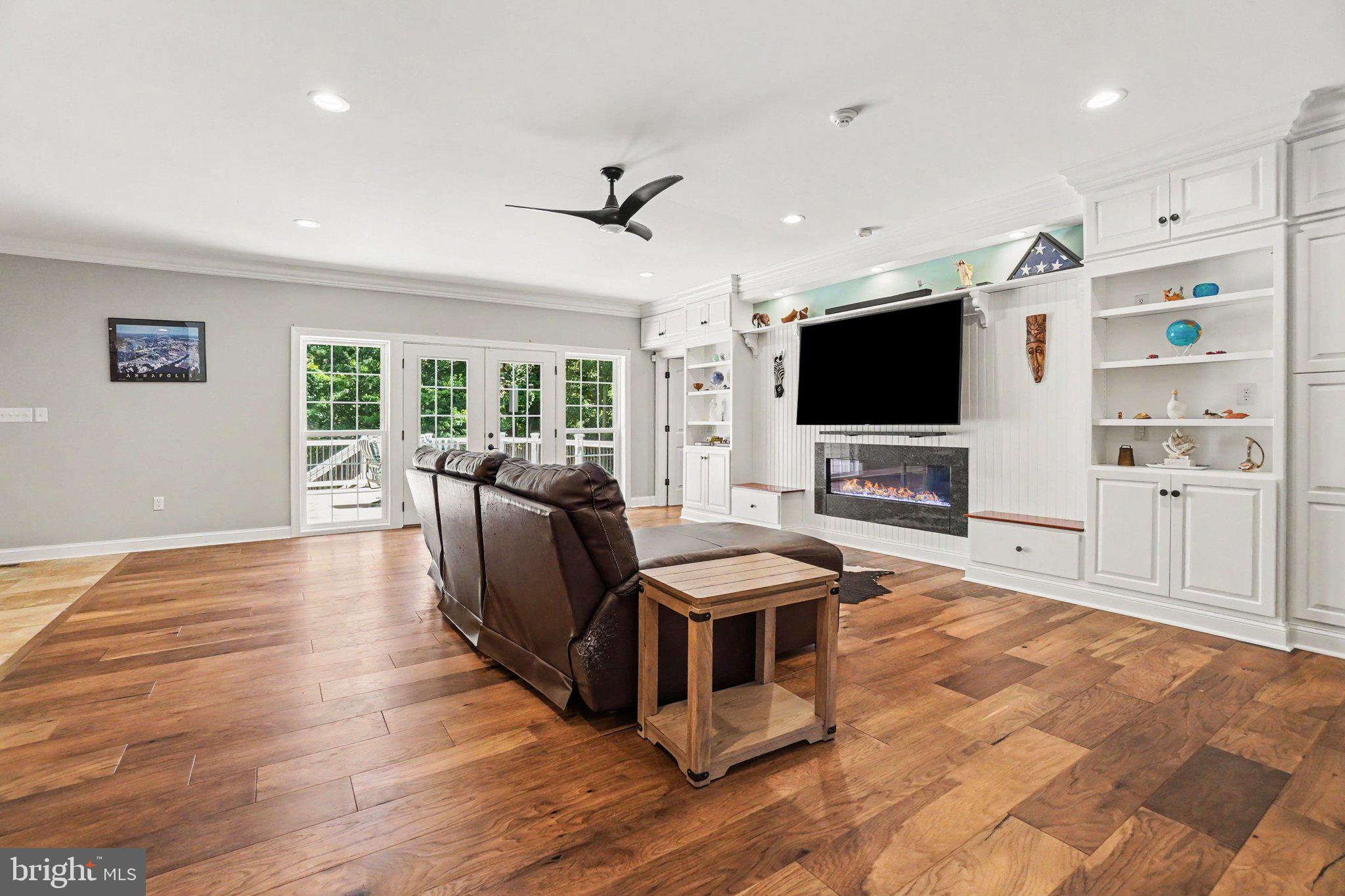 MOUNTAINDALE - Residential