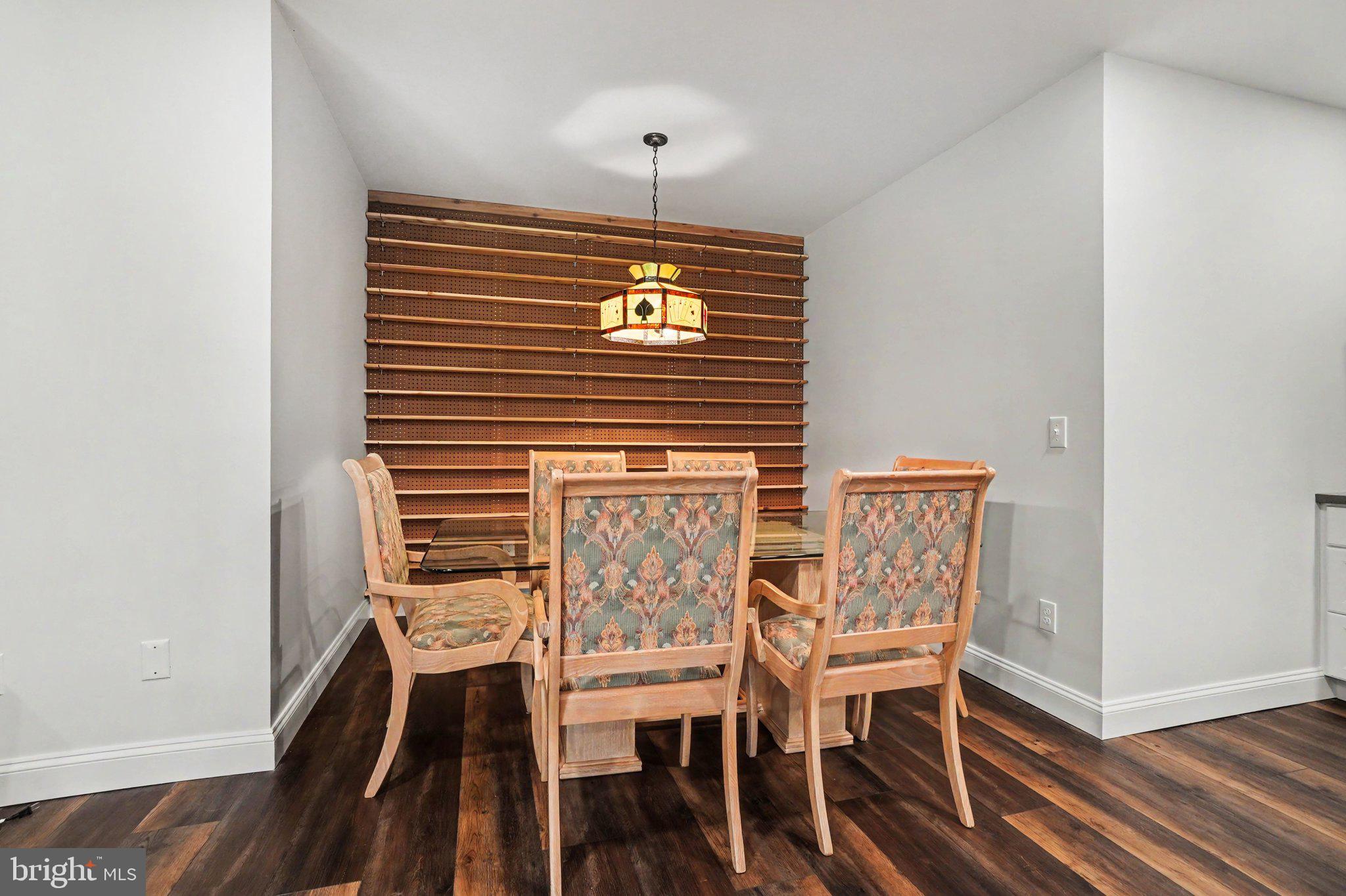 MOUNTAINDALE - Residential